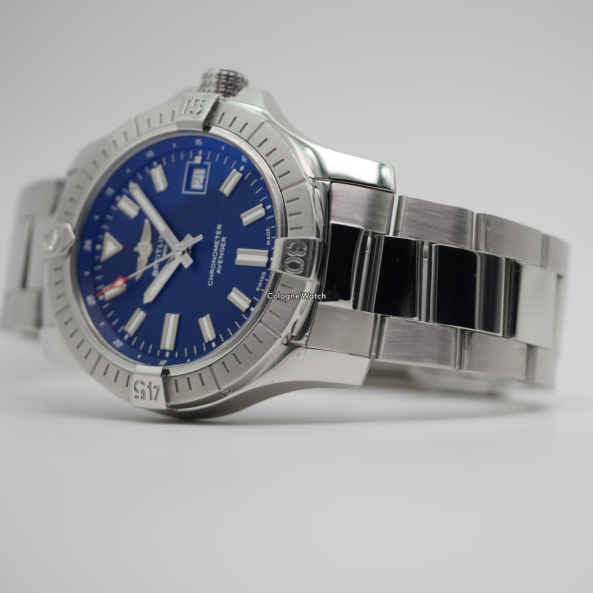 Breitling Avenger Automatic 43 Steel A17318101B1A1 - 2021 