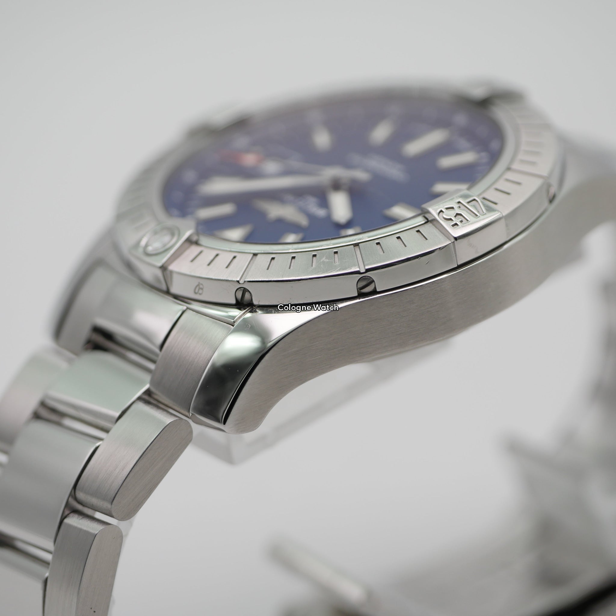 Breitling Avenger Automatic 43 Stahl A17318101C1A1 - 2021