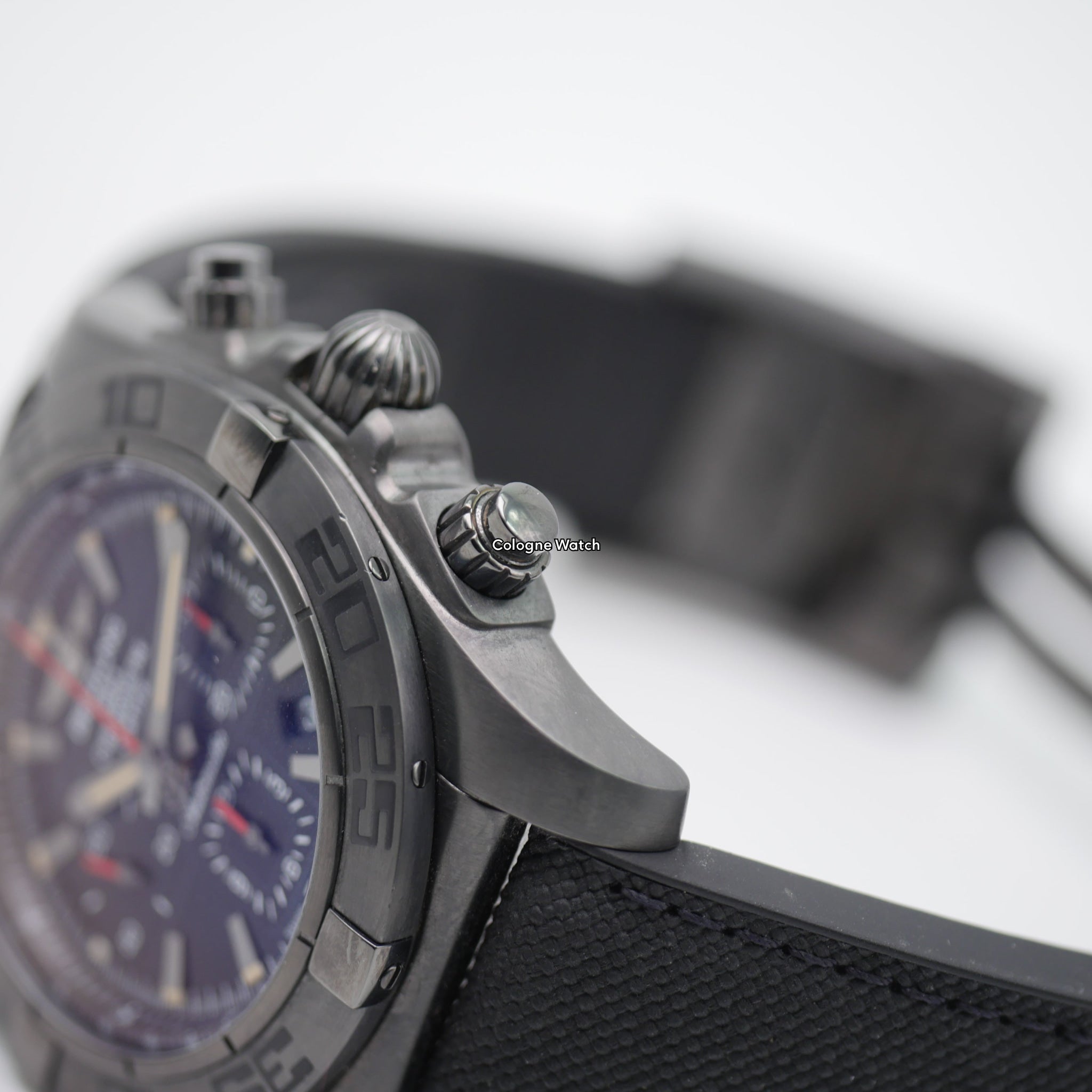 Breitling Chronomat 44 Blacksteel Stahl MB0111C3/BE35 - 2020