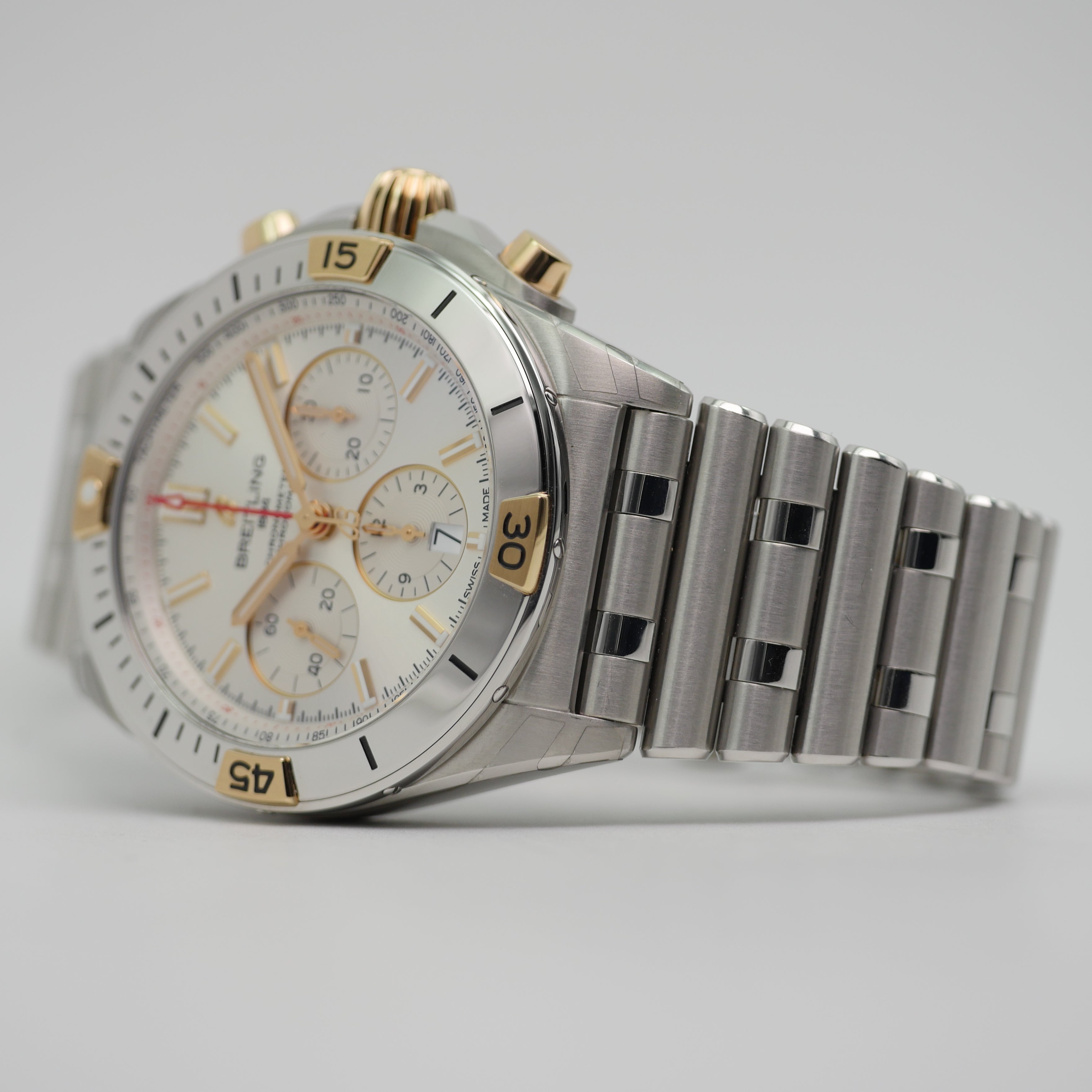 Breitling Chronomat B01 42 Chronograph Stahl / Gold IB0134101G1A1 - 2023