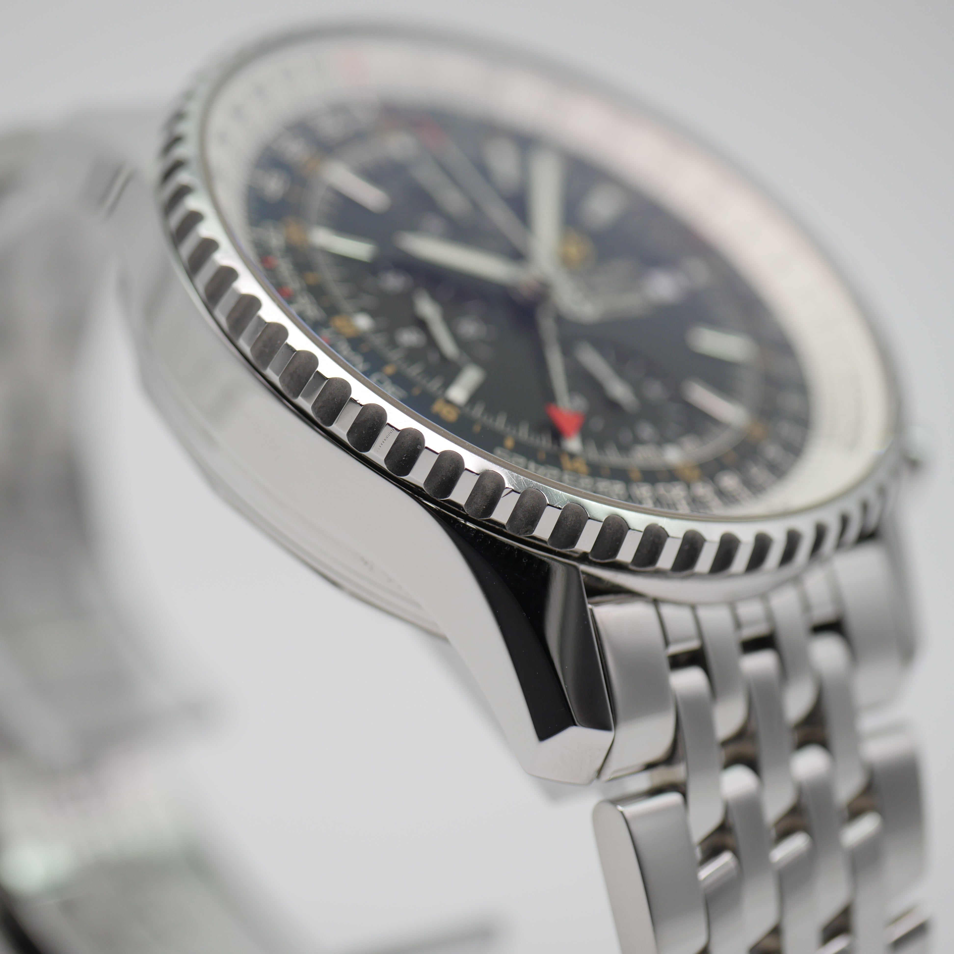 Breitling Navitimer World Steel A2432212 - 2013