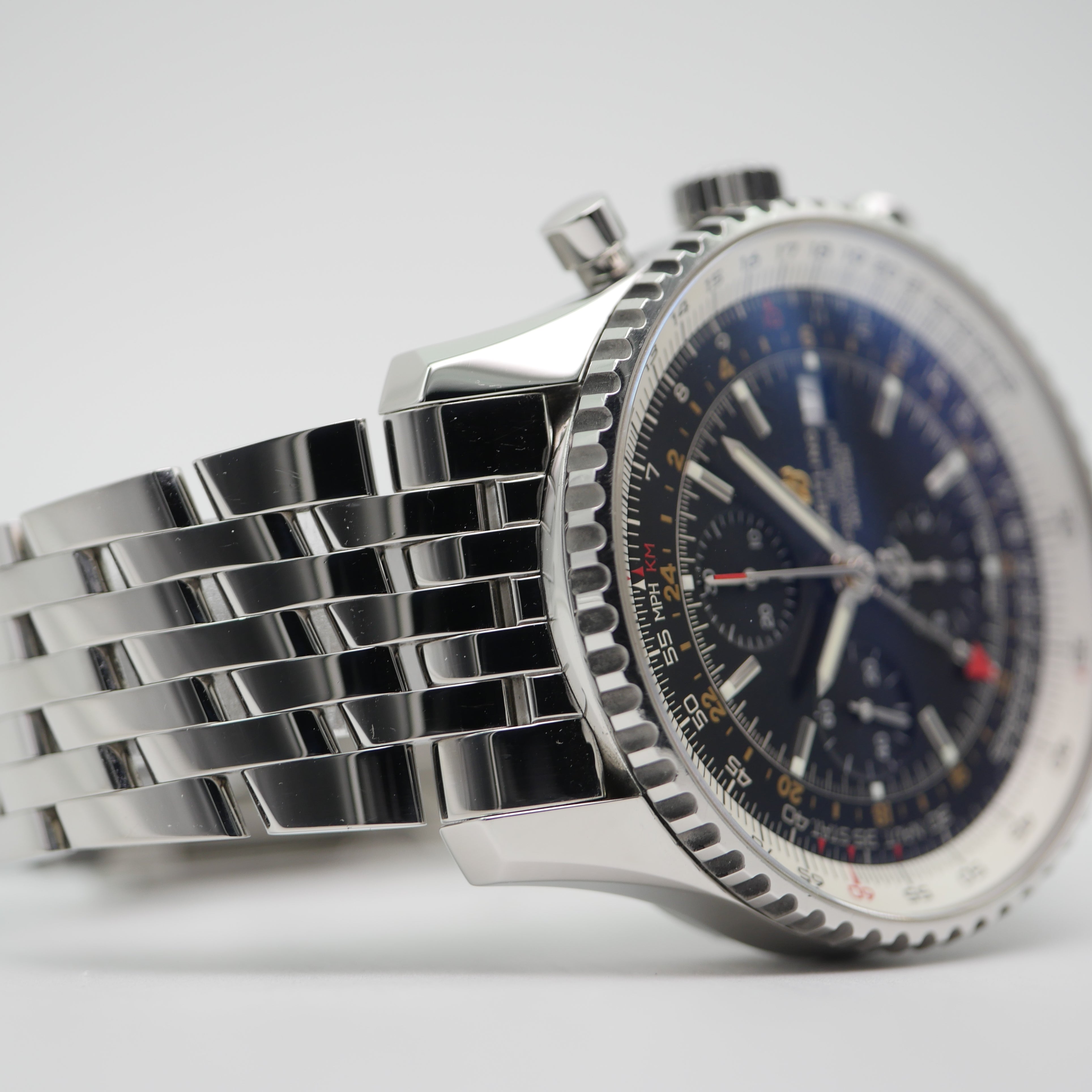 Breitling Navitimer World Steel A2432212 - 2013