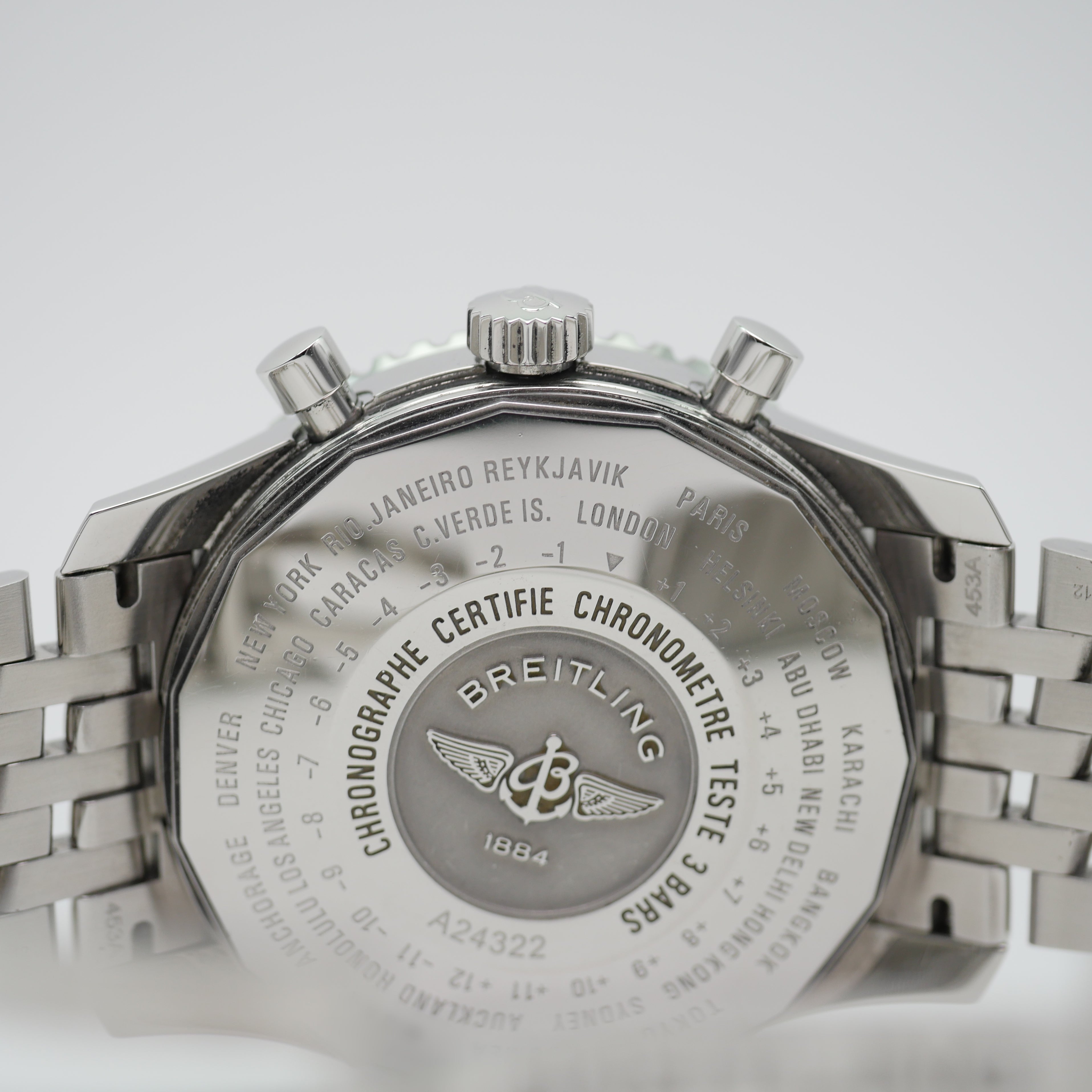 Breitling Navitimer World Steel A2432212 - 2013