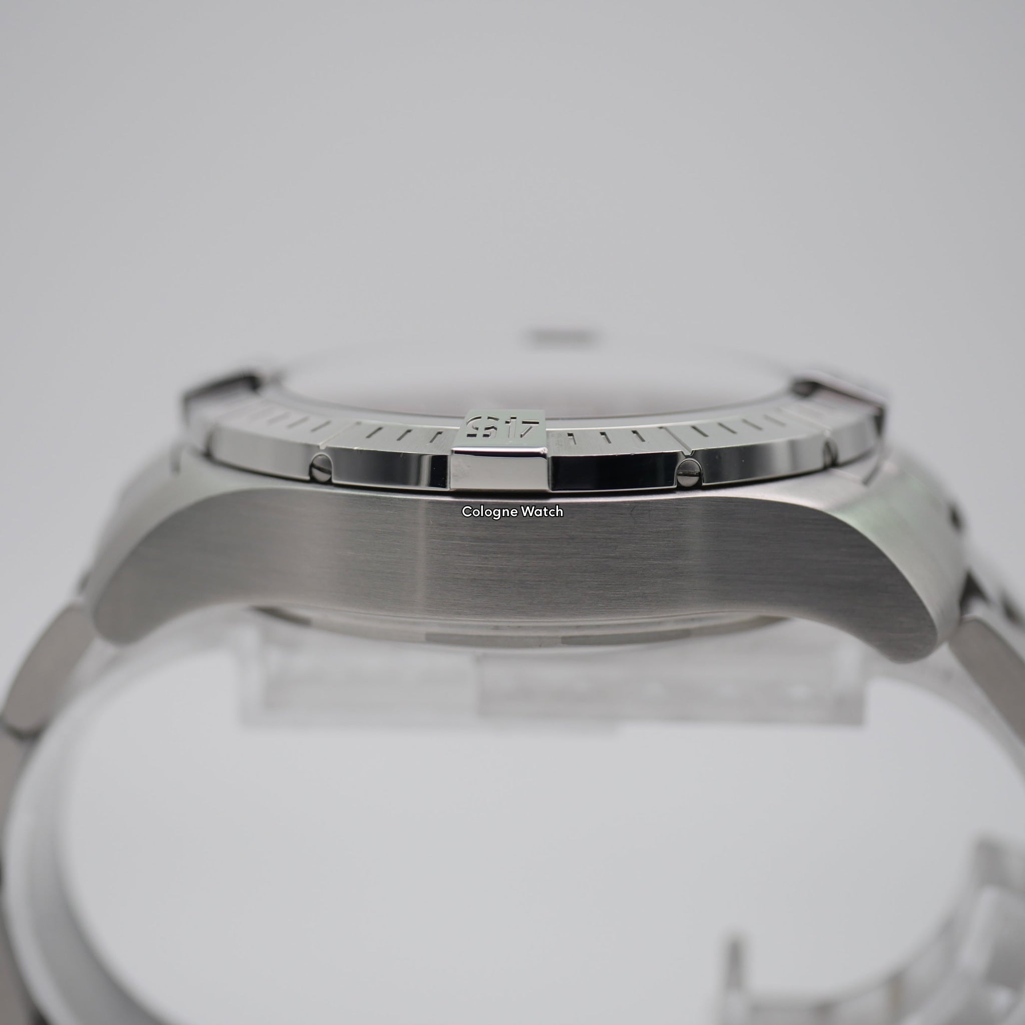 Breitling Super Avenger Chronograph 48 Stahl A13375101B1A1 - 2021