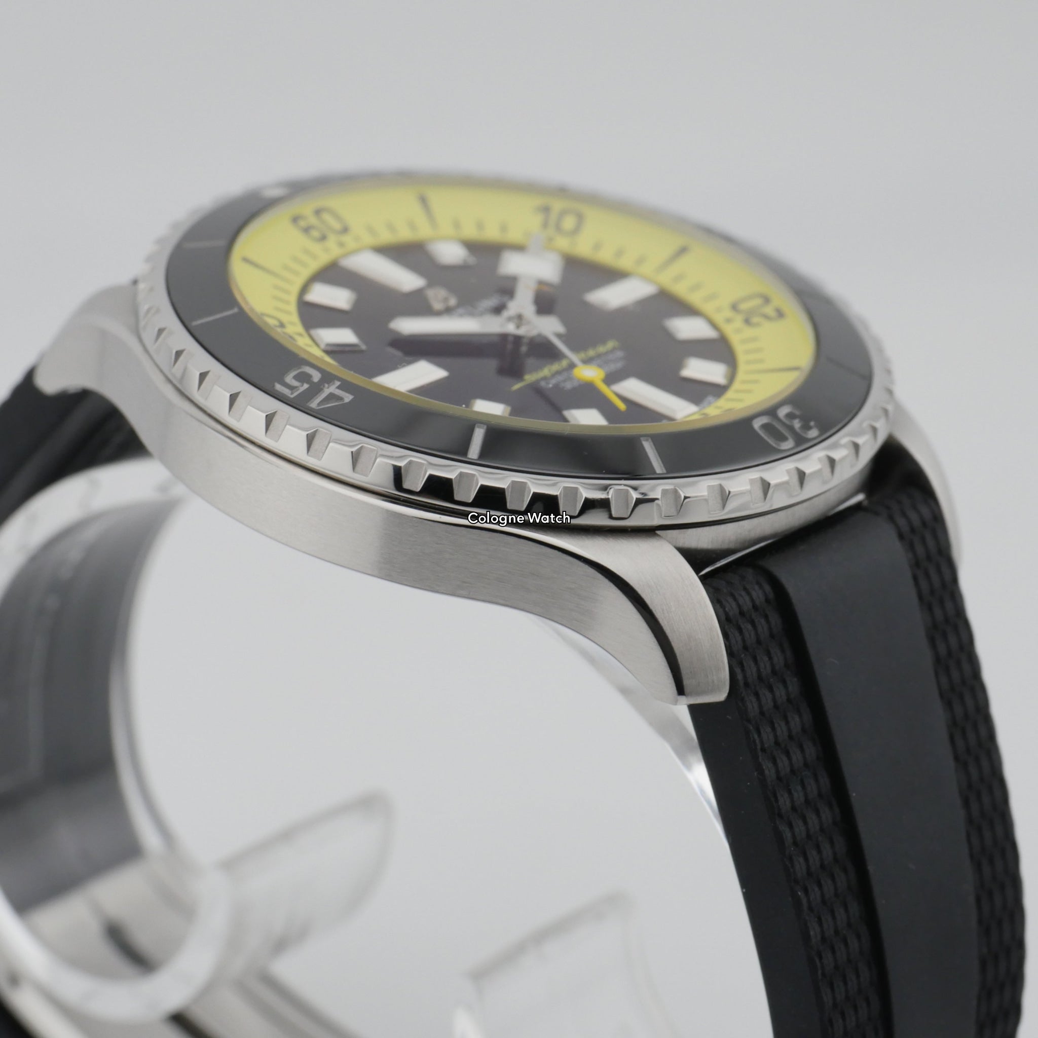 Breitling SuperOcean Automatic 44 Stahl A173762A1B1S1 - 2024