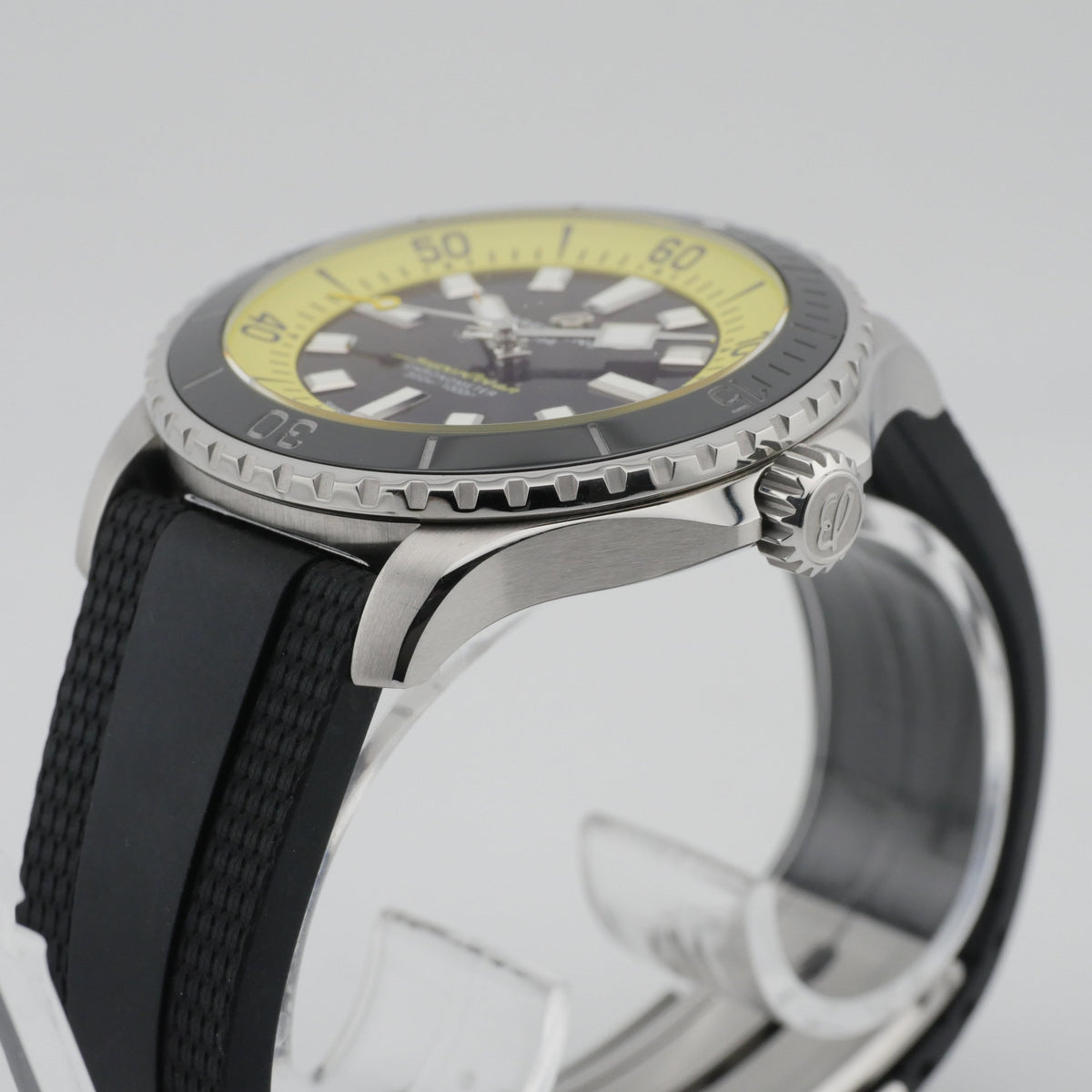 Breitling SuperOcean Automatic 44 Stahl A173762A1B1S1 - 2024