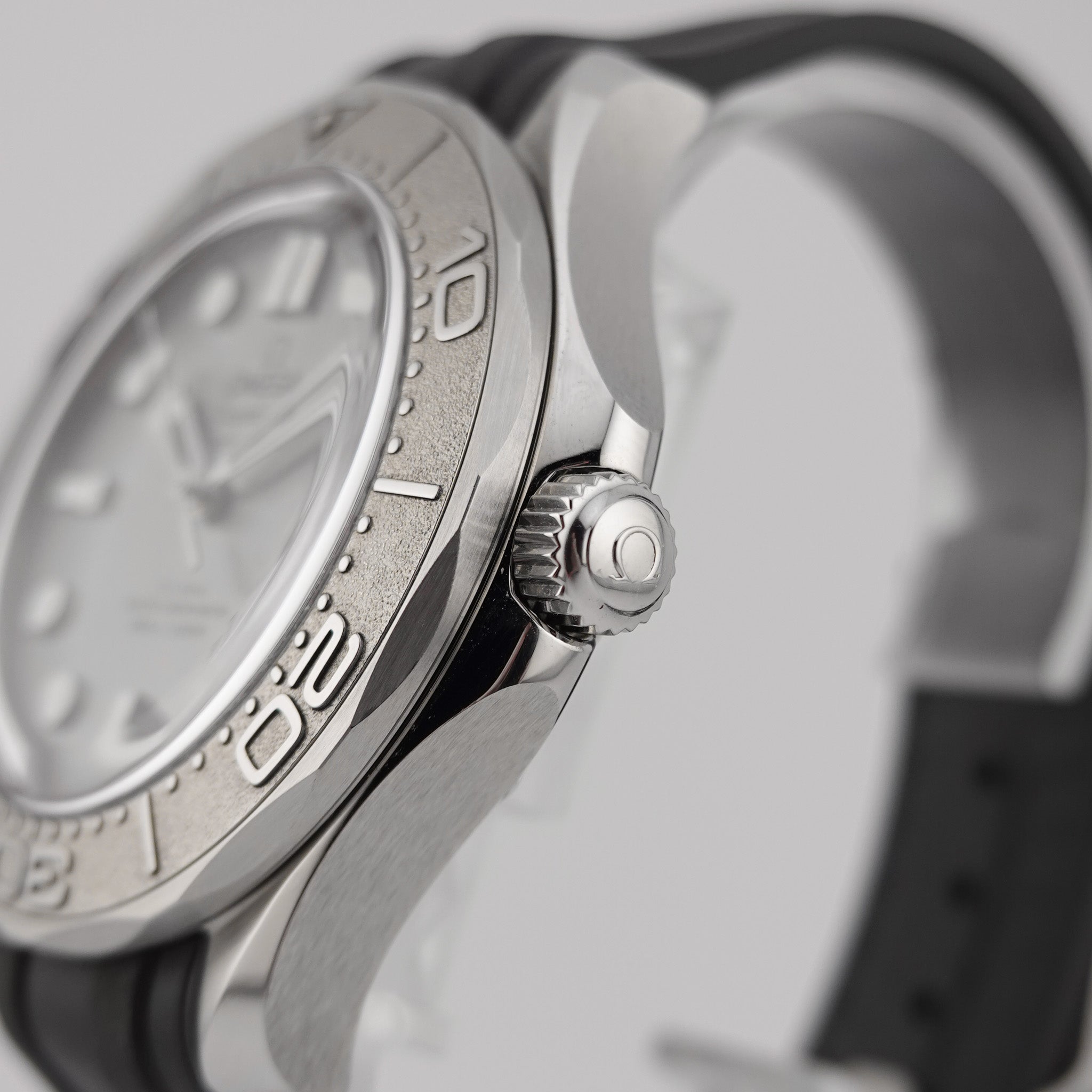 Omega Seamaster Diver 300M - 210.32.42.20.06.002 - 2026
