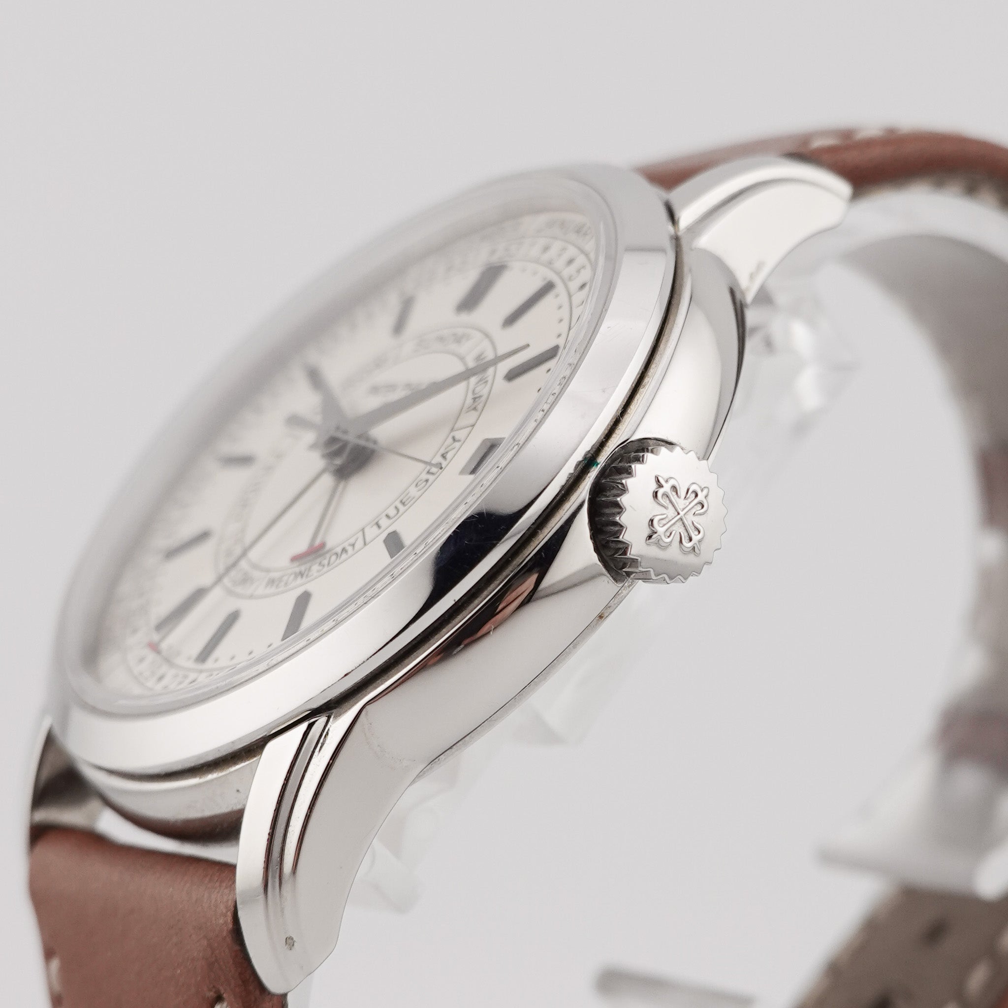Patek Philippe Calatrava Weekly Calender 5212A-001 - 2022