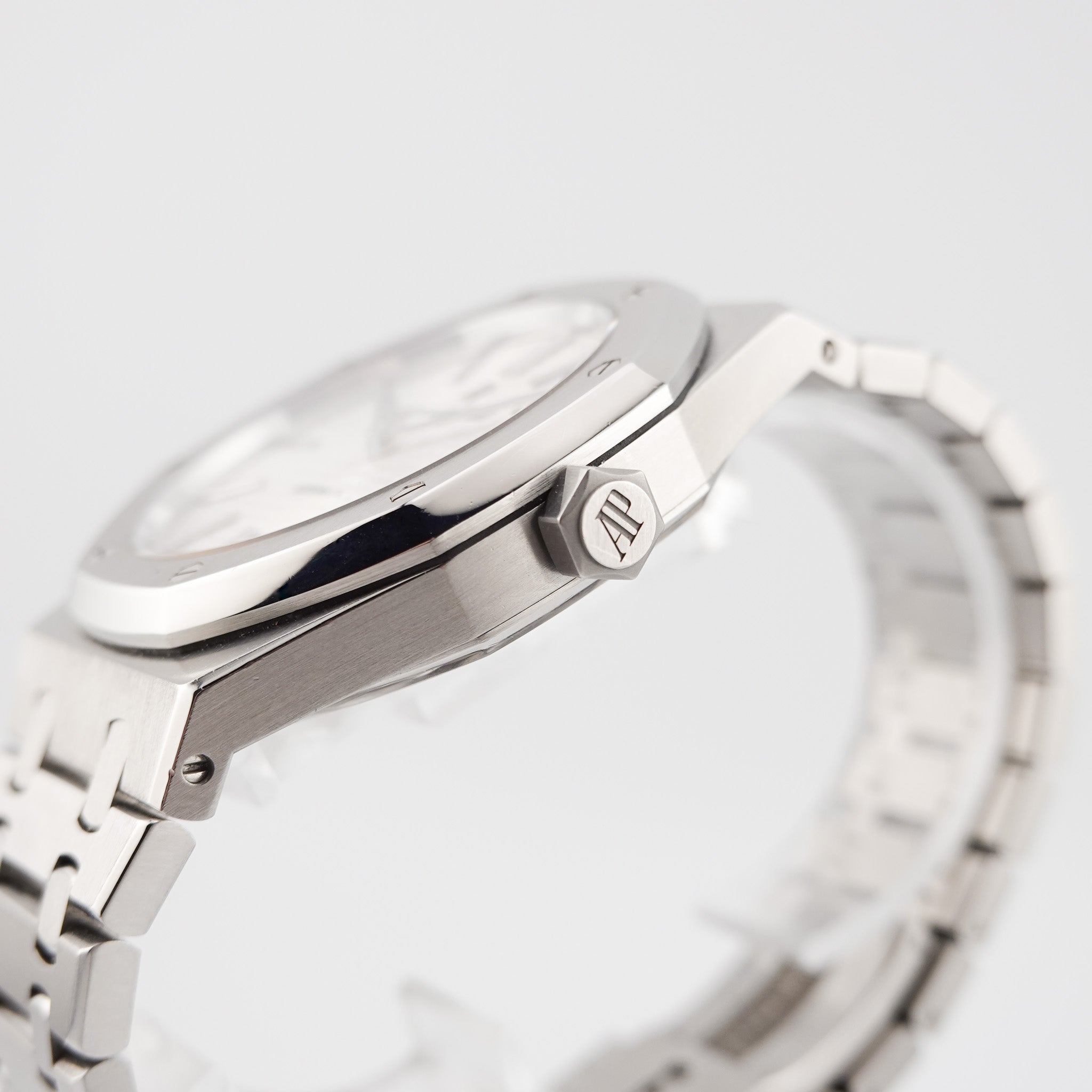 Audemars Piguet Royal Oak 15400ST.OO.1220ST.02 only watch
