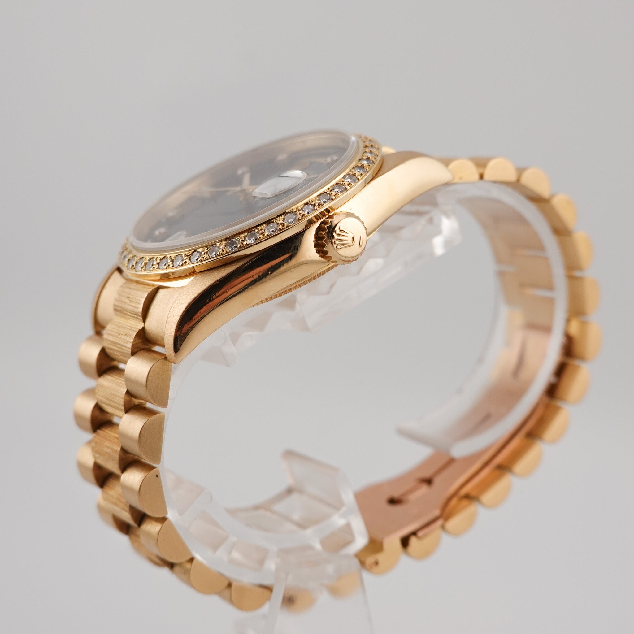 Rolex Day-Date 36 "Factory Diamond Bezel" Gelbgold 18248