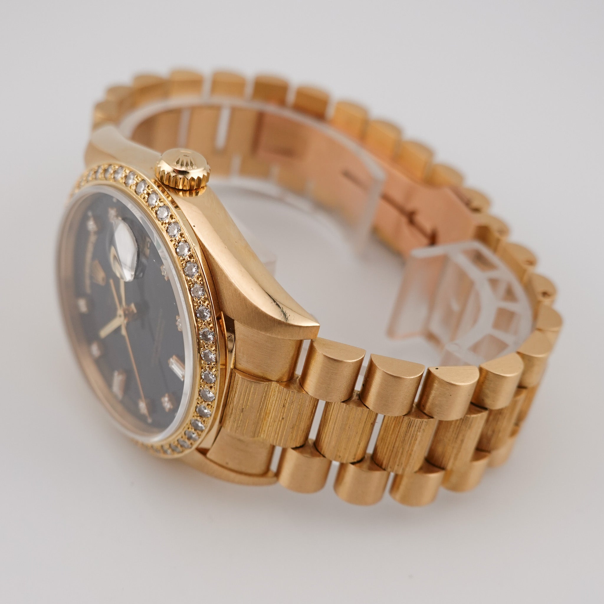 Rolex Day-Date 36 "Factory Diamond Bezel" Gelbgold 18248