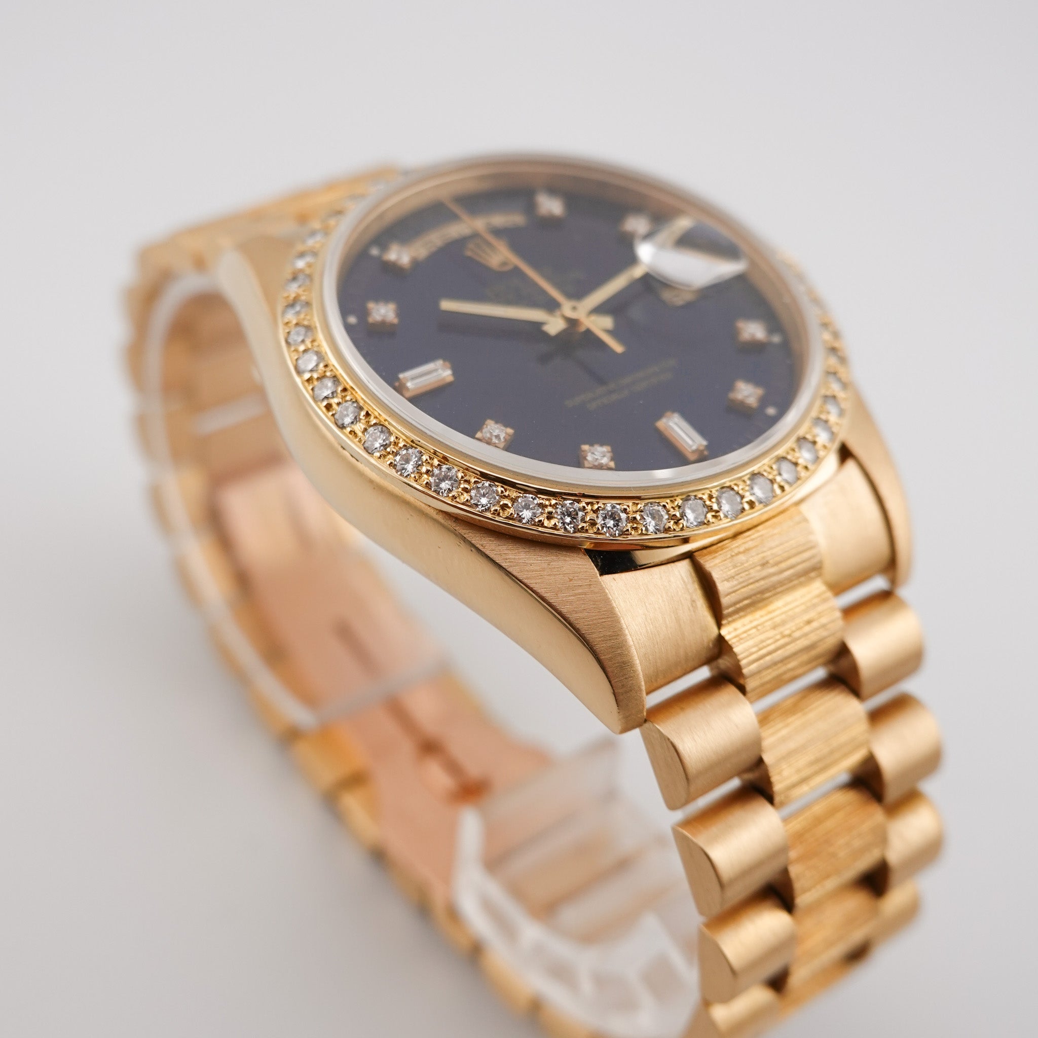 Rolex Day-Date 36 "Factory Diamond Bezel" Gelbgold 18248