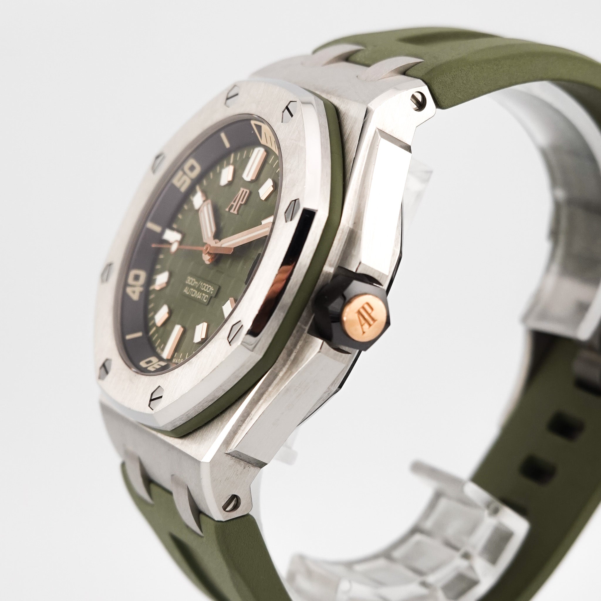 Audemars Piguet Royal Oak Offshore Diver Ceramic 15707CE.OO.A002CA.01 - 2015