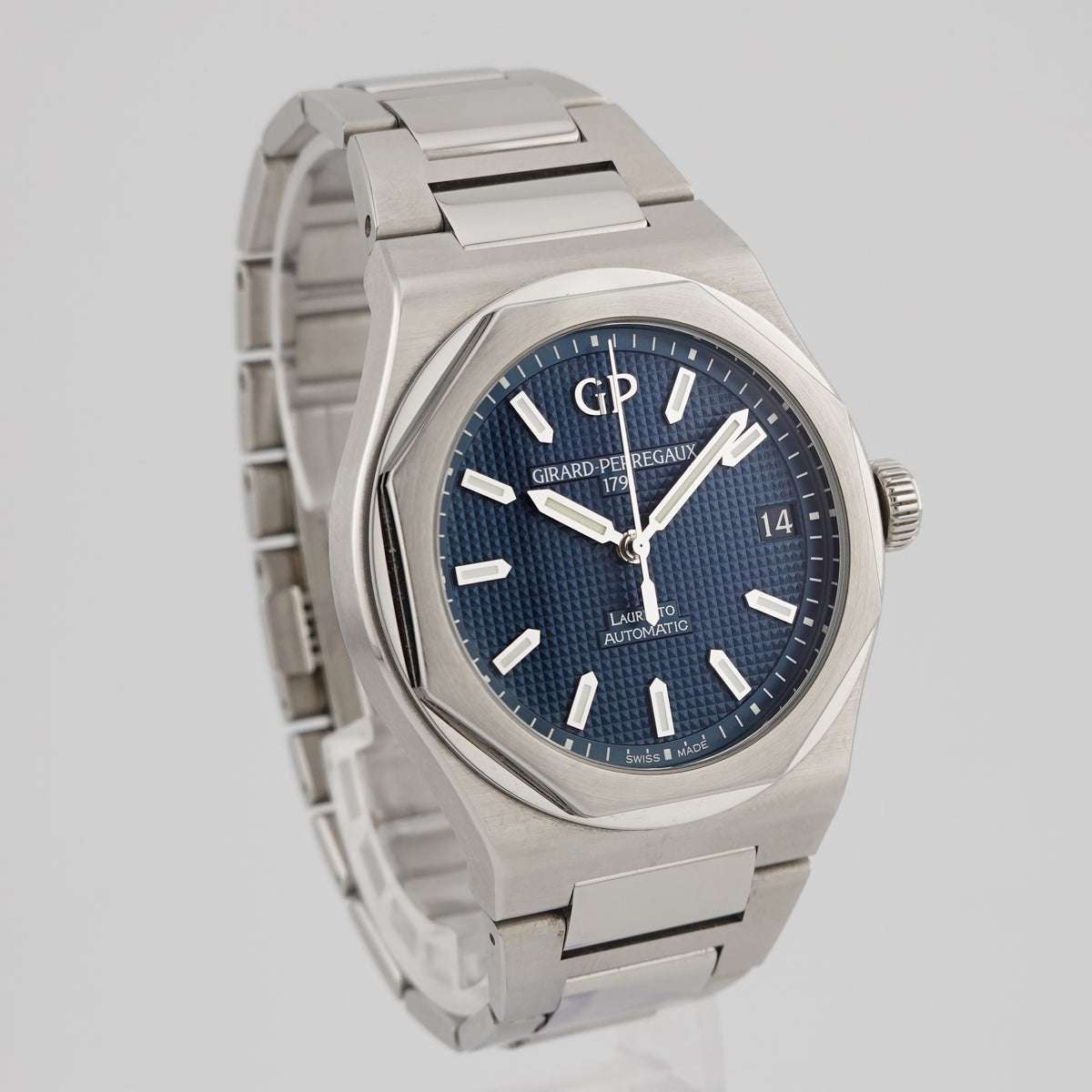 Girard Perregaux Laureato 81010-11-431-11A - 2021
