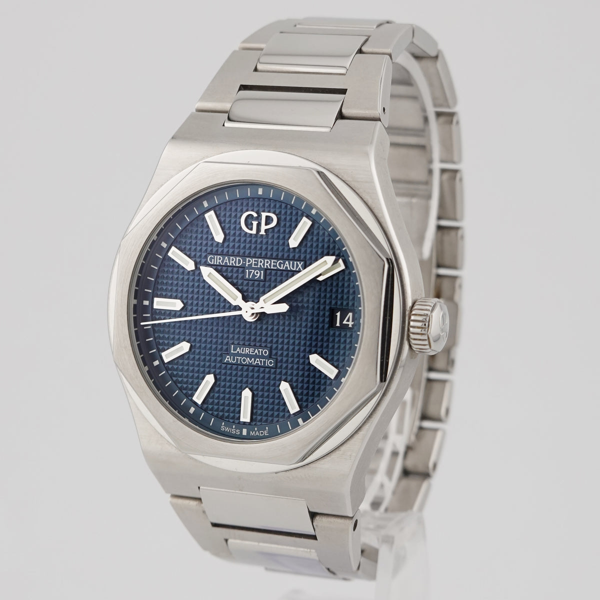 Girard Perregaux Laureato 81010-11-431-11A - 2021