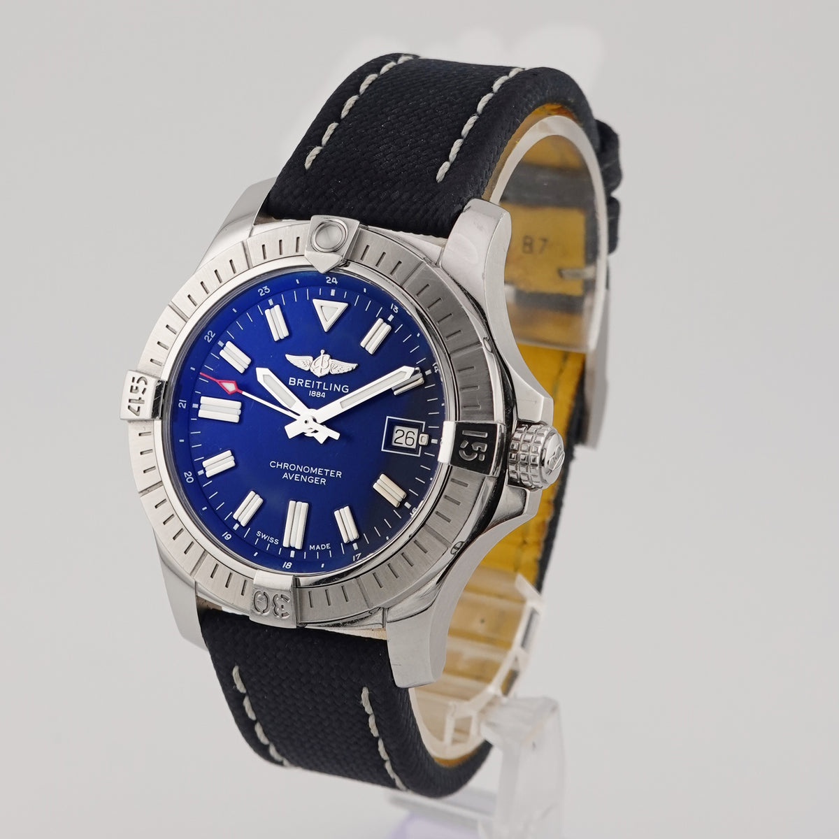 Breitling Avenger A17318