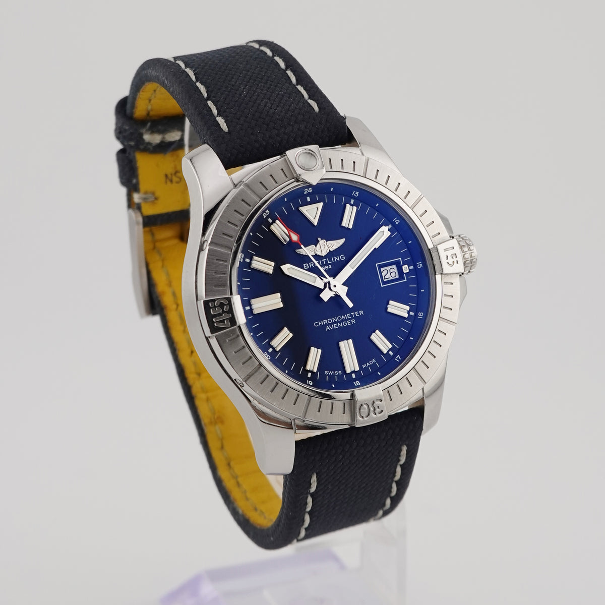 Breitling Avenger A17318
