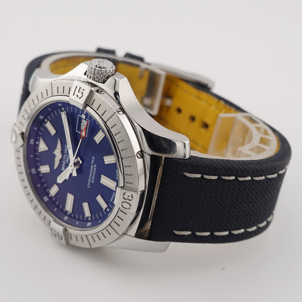 Breitling Avenger A17318