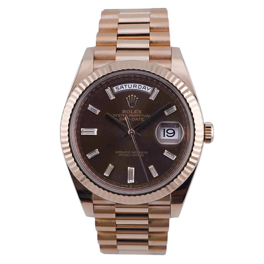Rolex Day-Date Roségold 40 228235 - 2020 "Choco Baguette Dial"