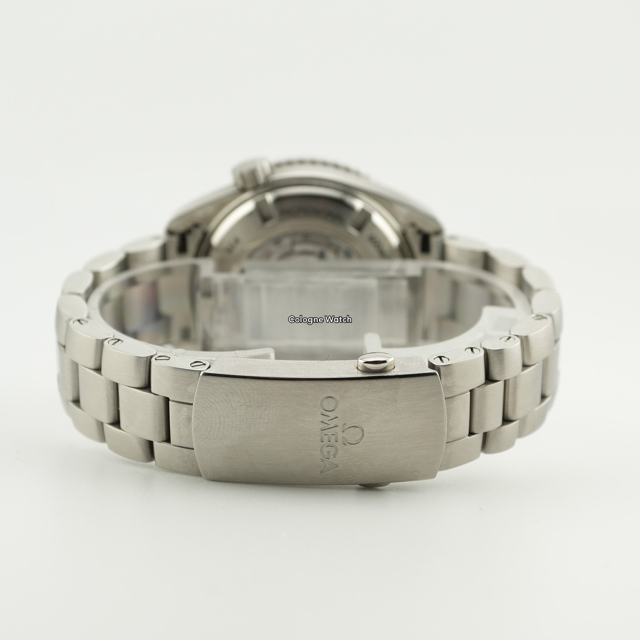 Omega Seamaster Planet Ocean 232.30.38.20.04.001 - 2016