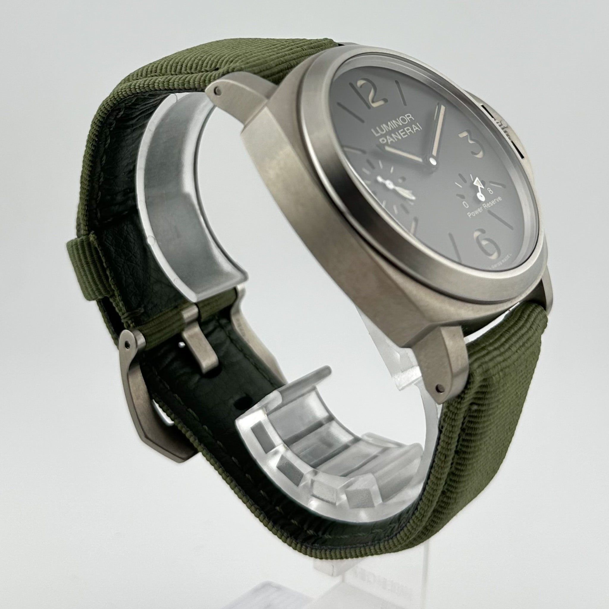 Panerai Luminor - PAM00797 Titan