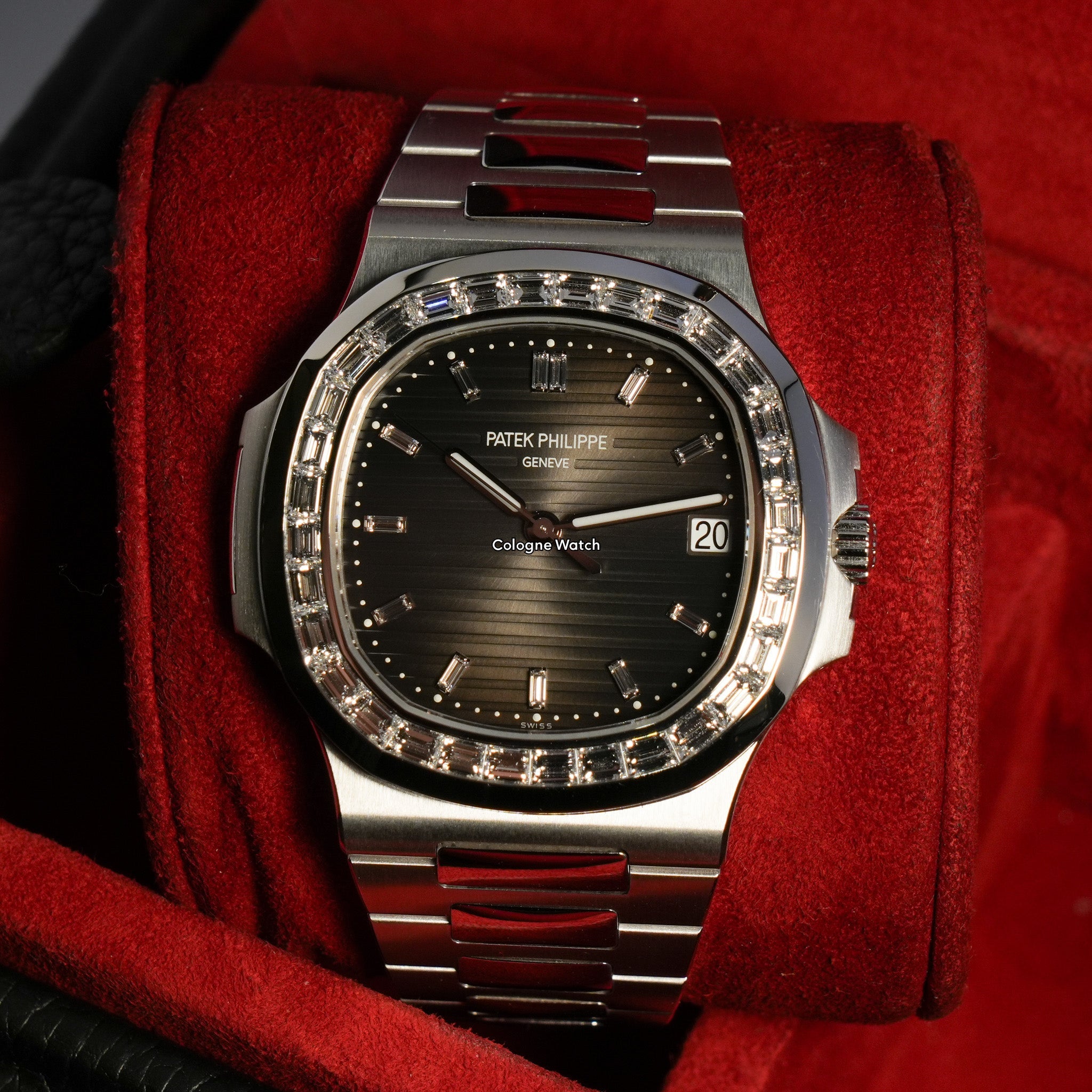 Patek Philippe Nautilus Platinum Factory 5711/110P-001 - 2022