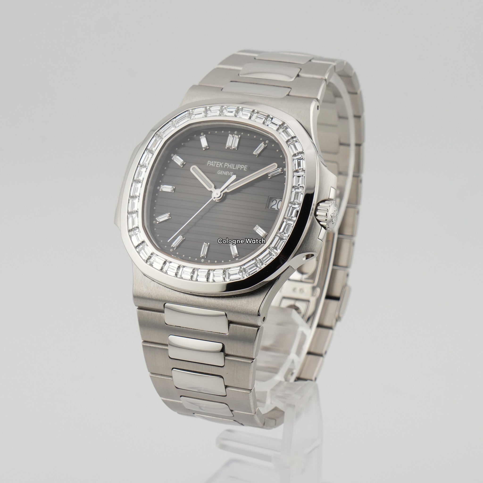 Patek Philippe Nautilus Platinum Factory 5711/110P-001 - 2022