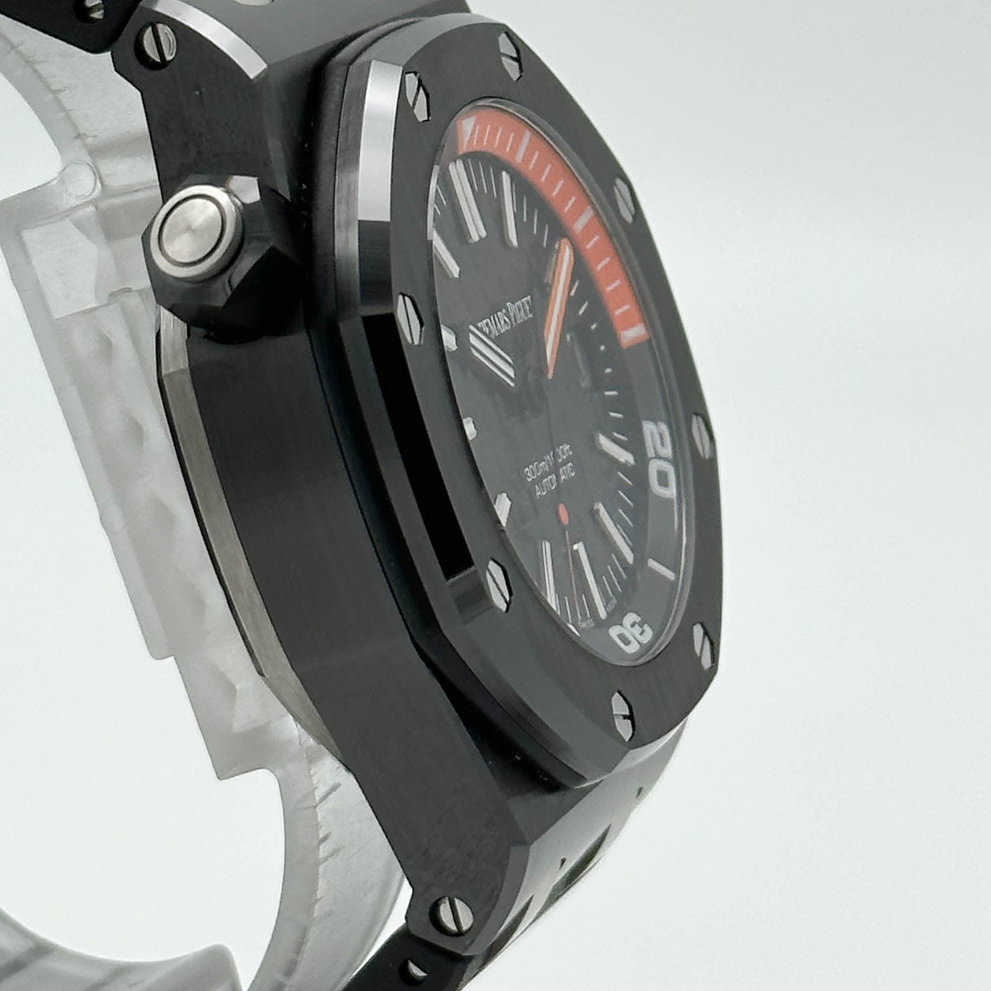 Audemars Piguet Royal Oak Offshore Diver Ceramic 15707CE.OO.A002CA.01 - 2015 