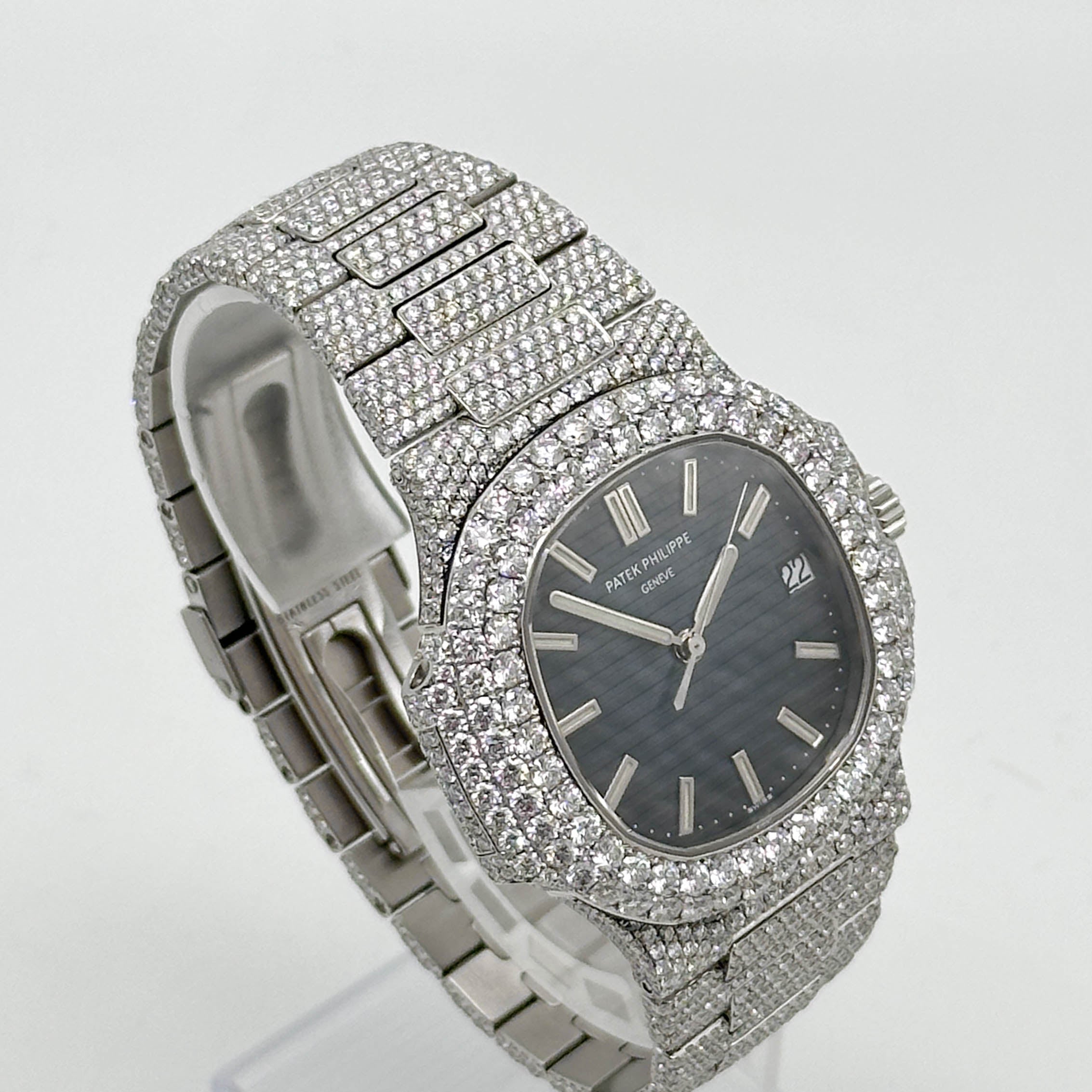 Patek Philippe Nautilus Stahl Iced Out 5711/1A-001 - 2007