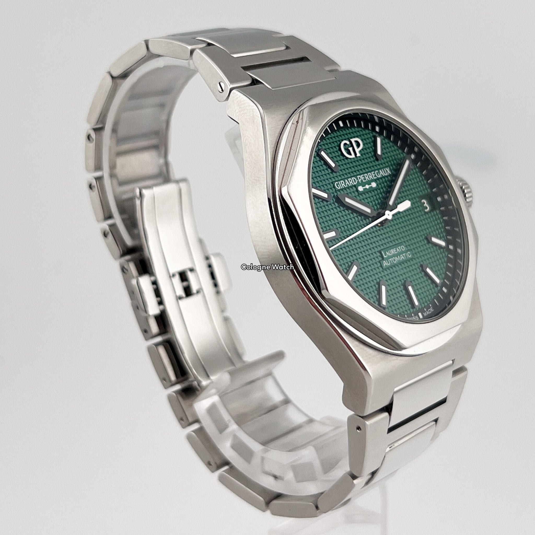 Girard Perregaux Laureato 81010-11 - 2023