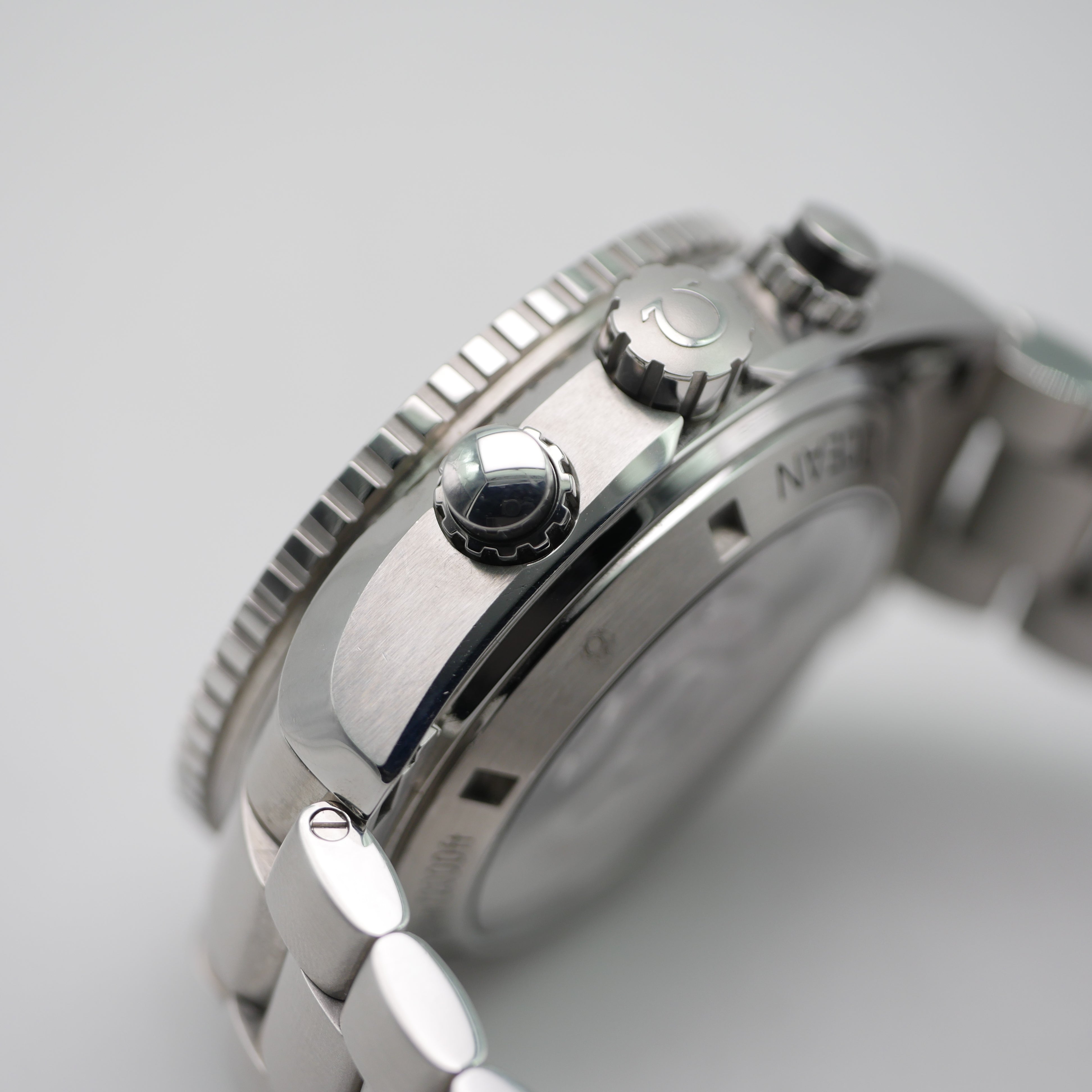 Omega Seamaster Planet Ocean Chronograph Stahl 232.30.46.51.01.001- 2013