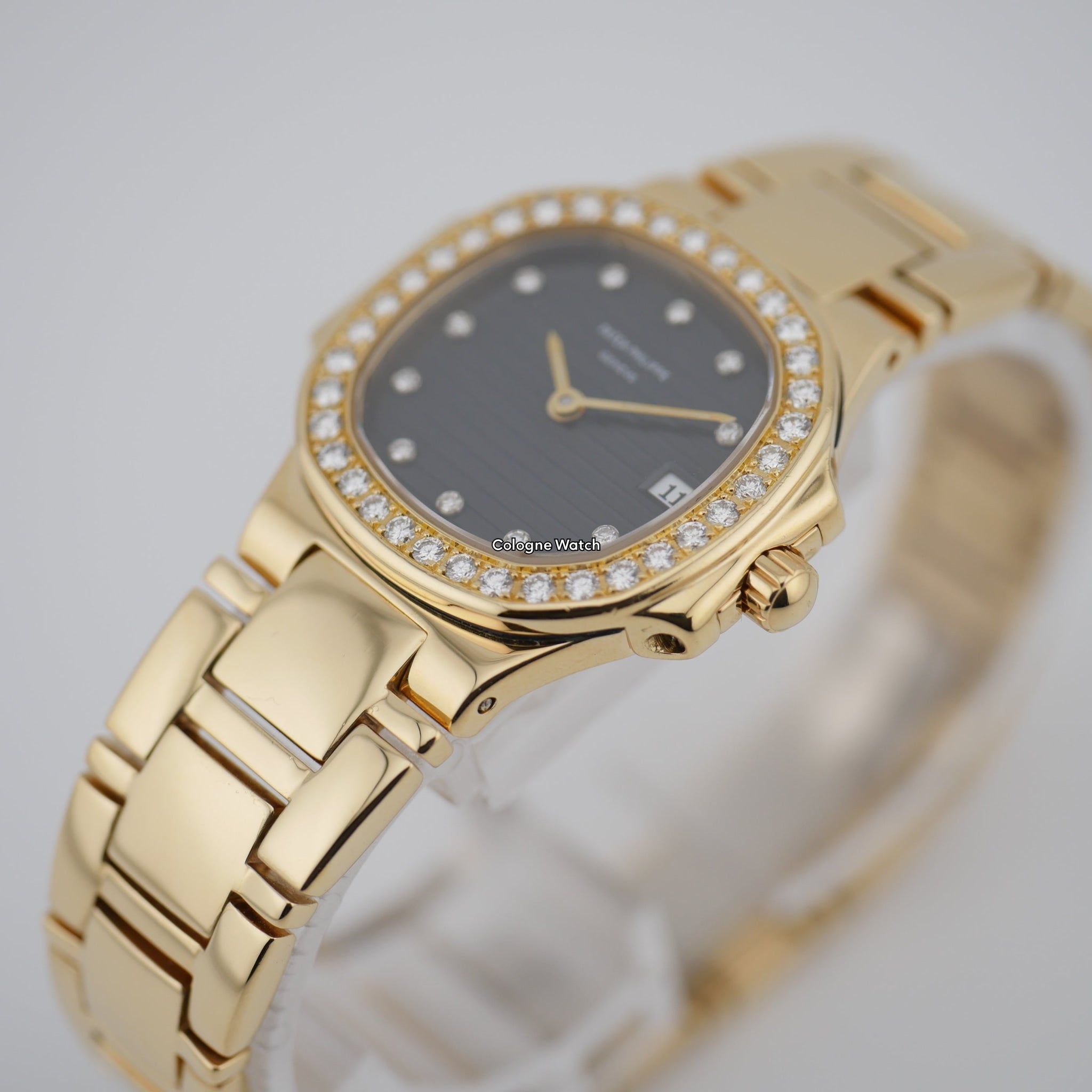 Patek Philippe Lady Nautilus Yellow Gold 4700