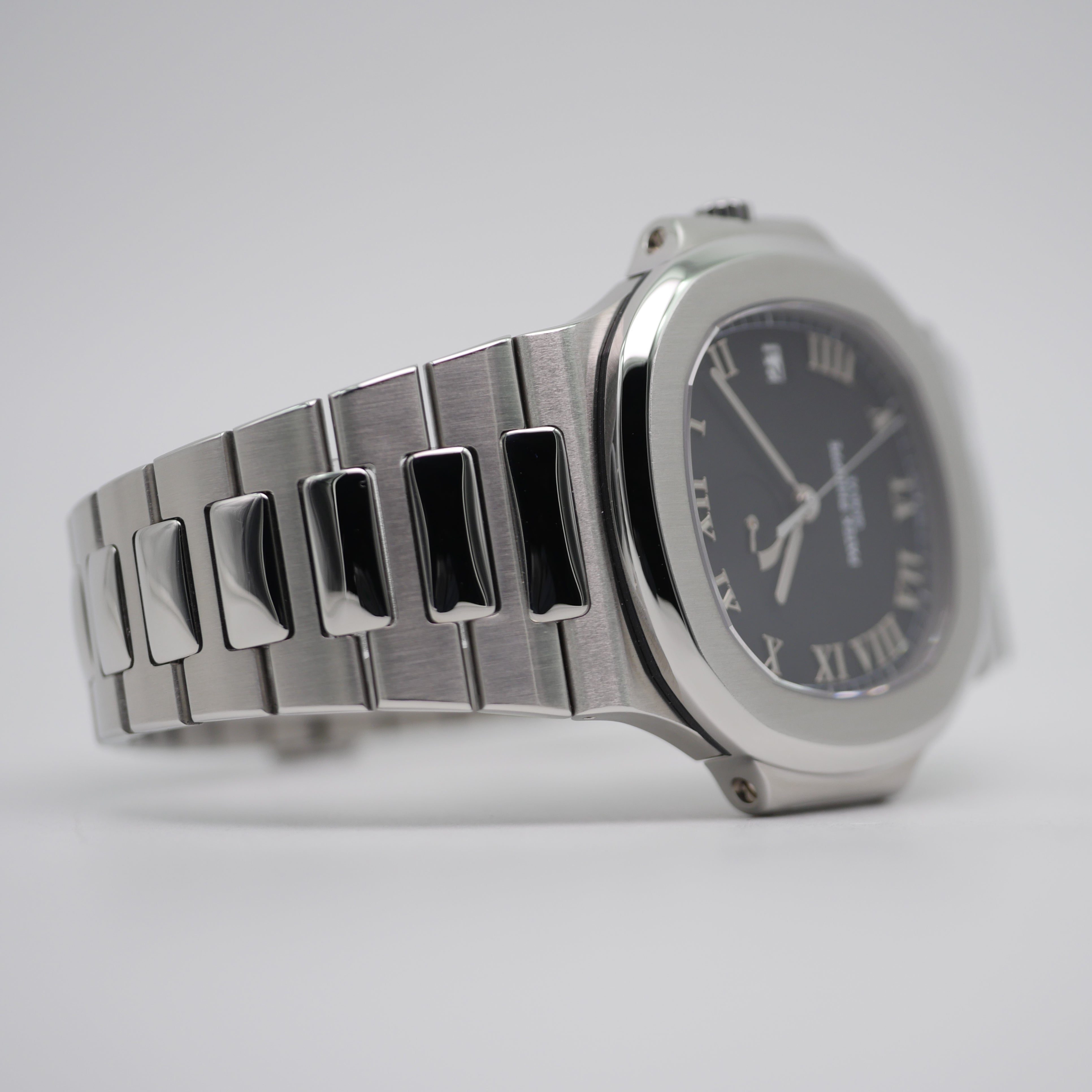 Patek Philippe Nautilus 3710/1A Stahl - 2001