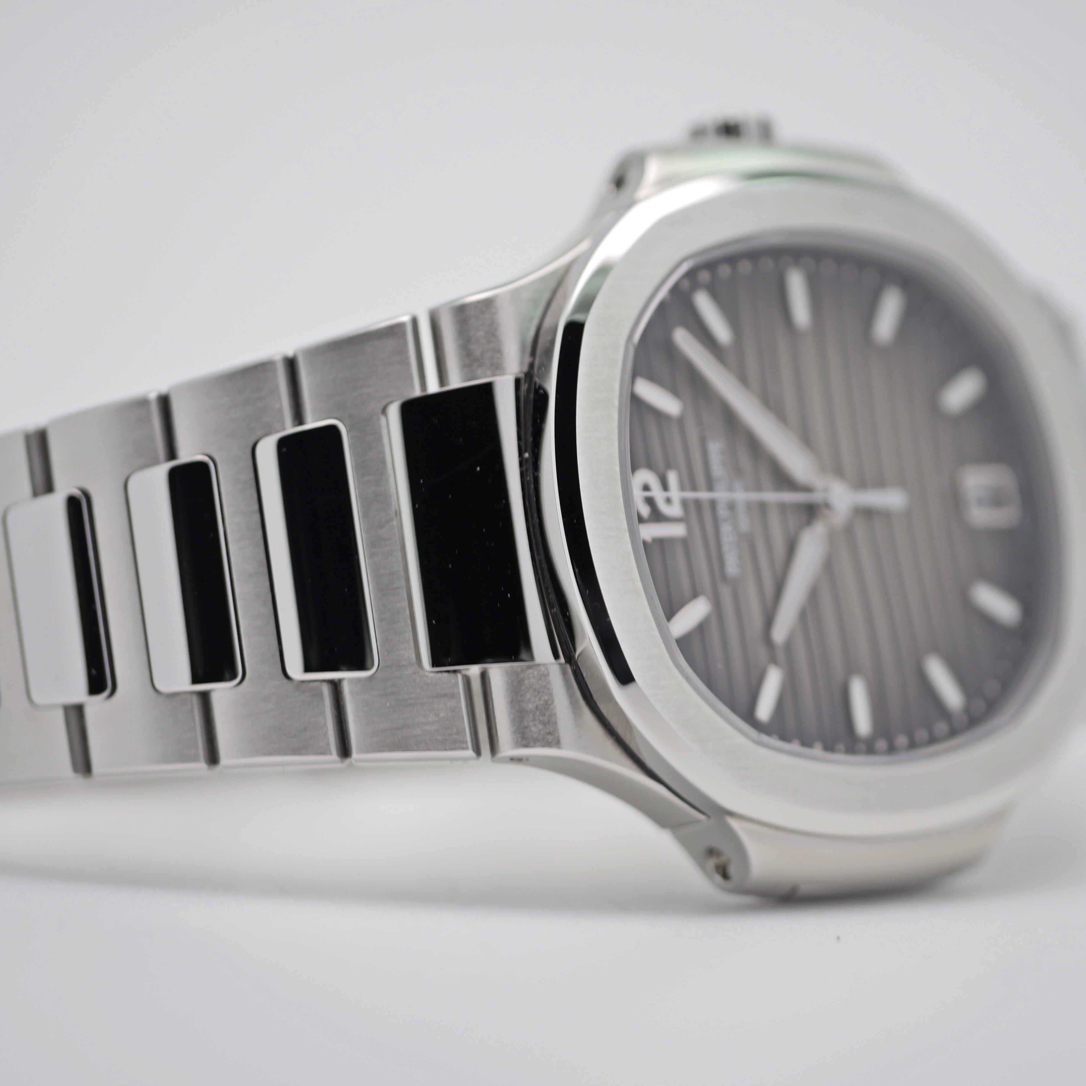 Patek Philippe Lady Nautilus Steel 7118/1A-011 - 2021