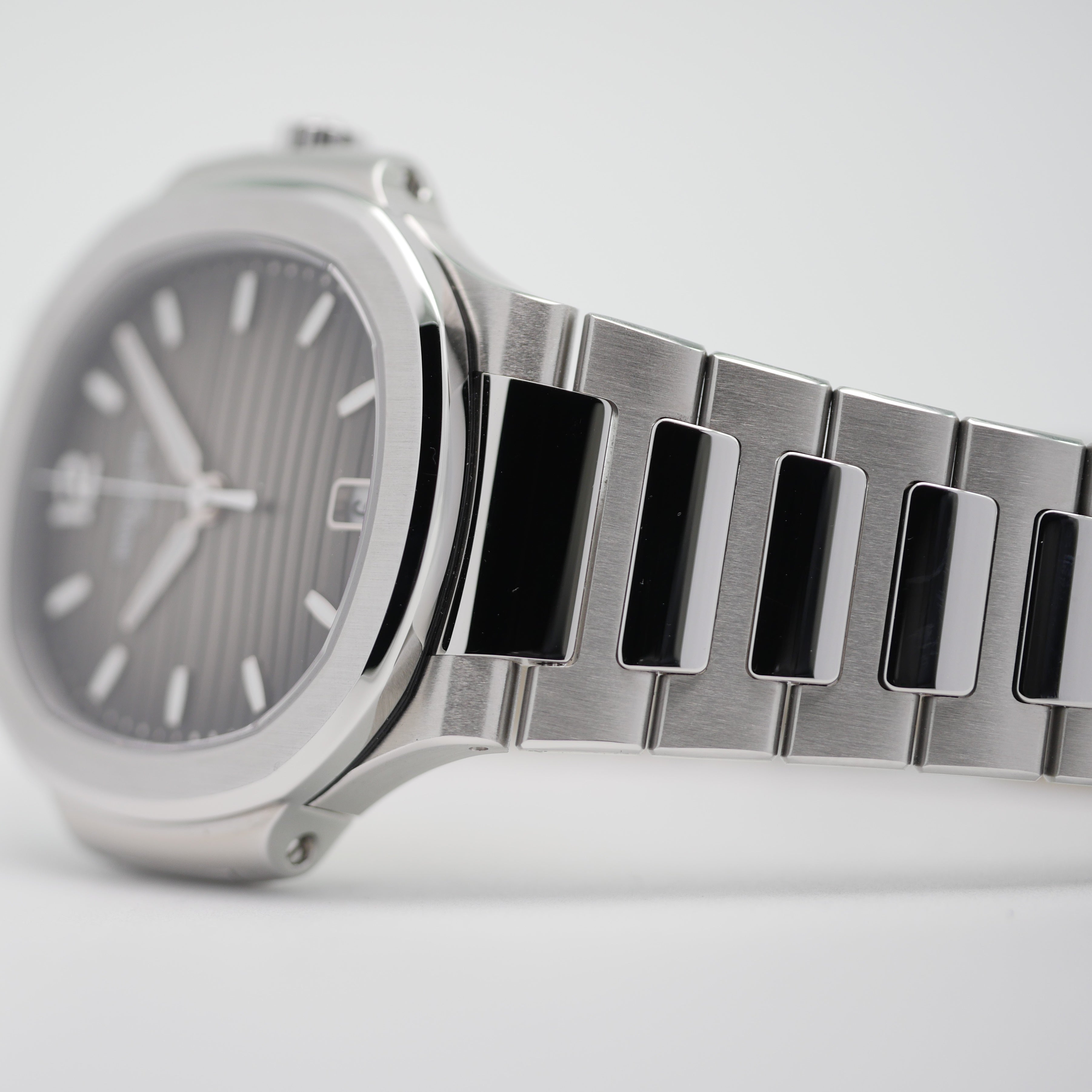 Patek Philippe Lady Nautilus Steel 7118/1A-011 - 2021