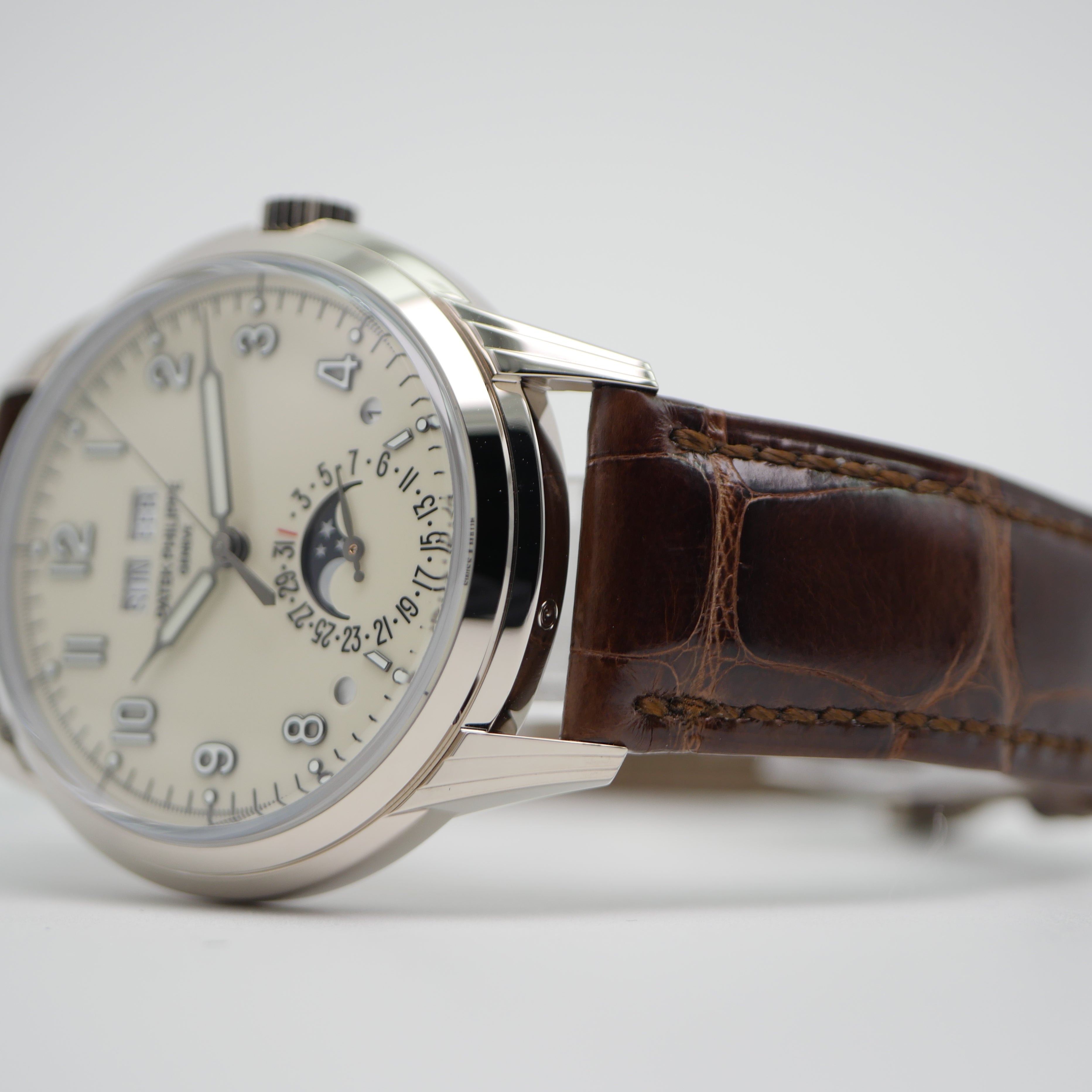 Patek Philippe Perpetual Calendar 5320G-001 weißgold