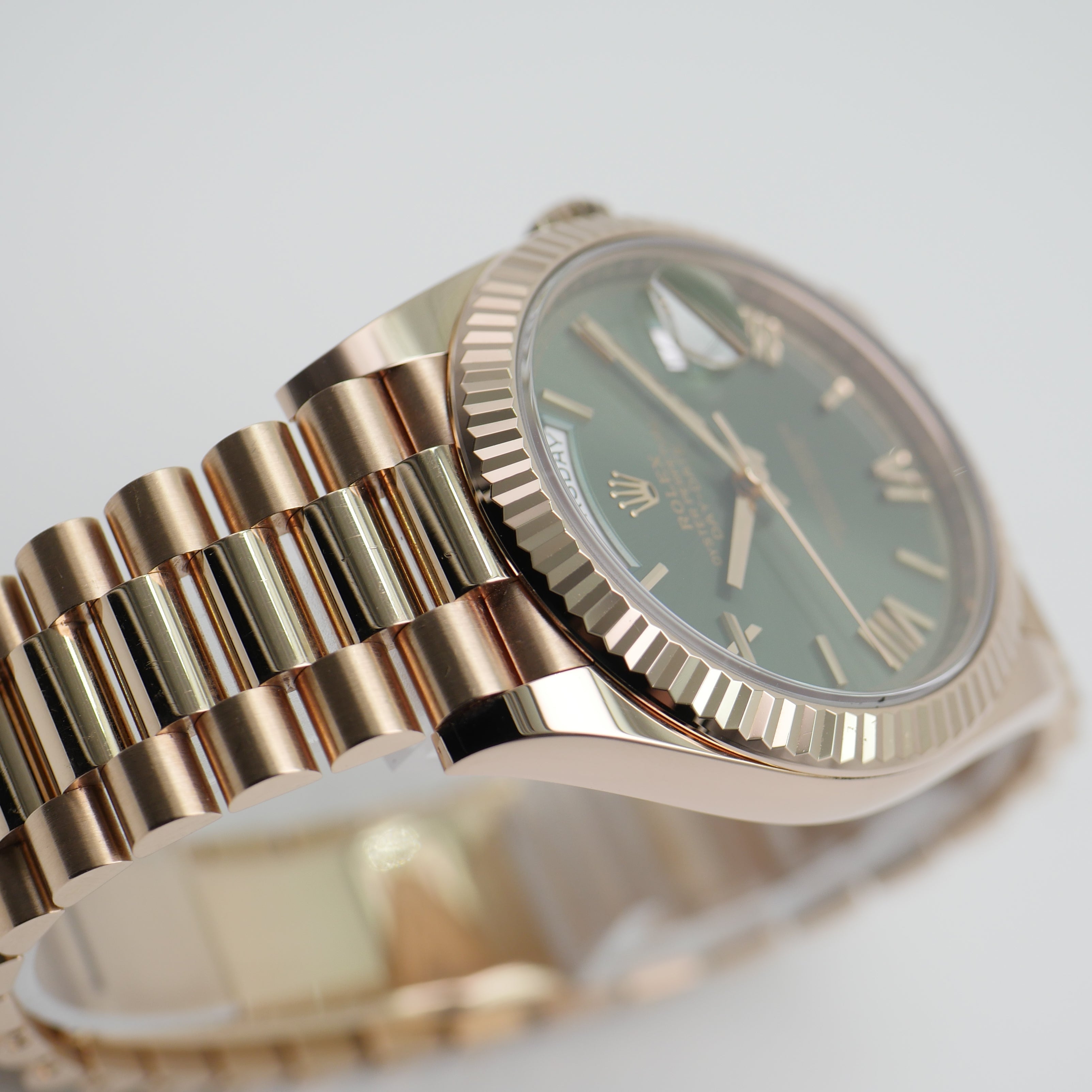 Rolex Day-Date 40 Roségold Olive Green Dial 228235 - 2026