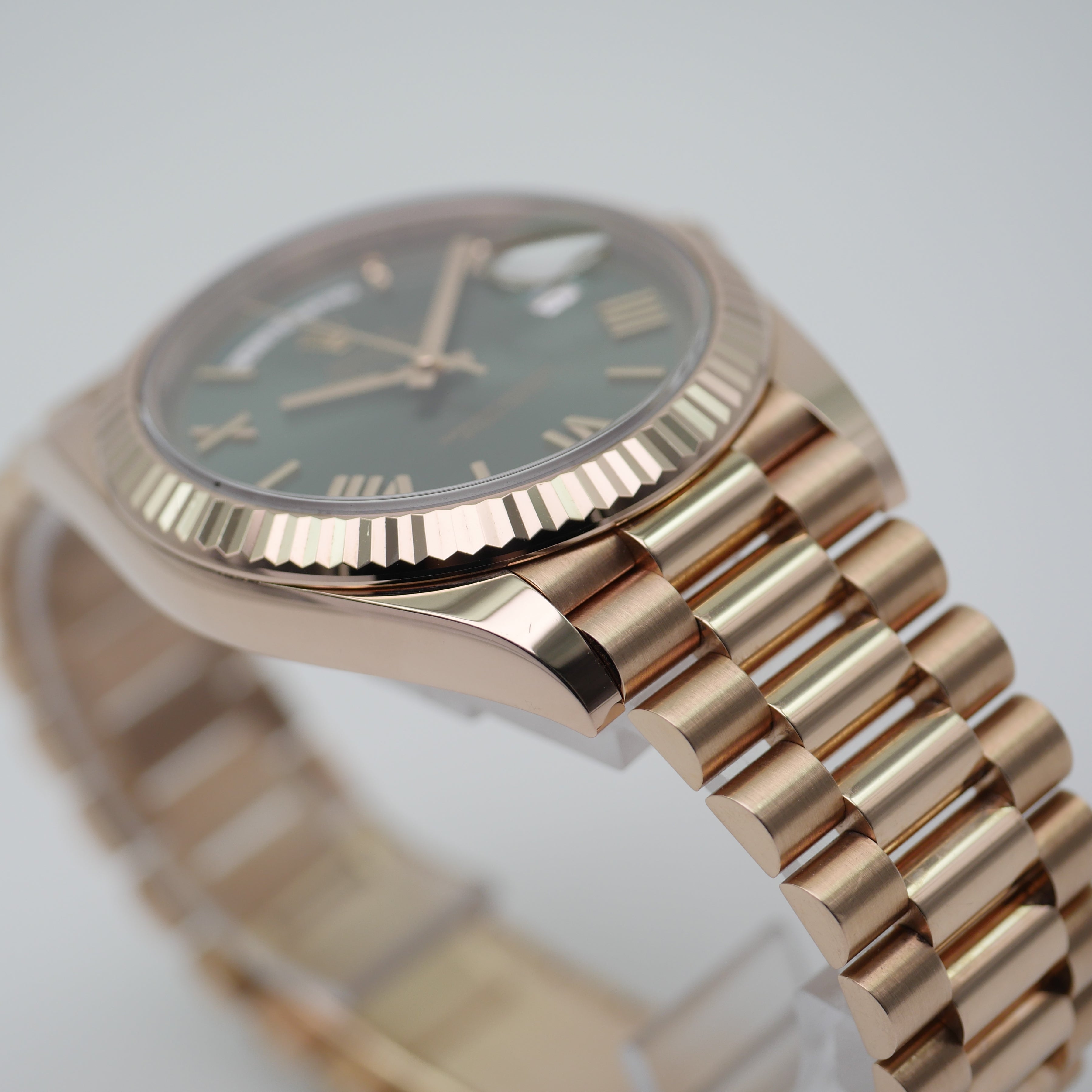 Rolex Day-Date 40 Roségold Olive Green Dial 228235 - 2026