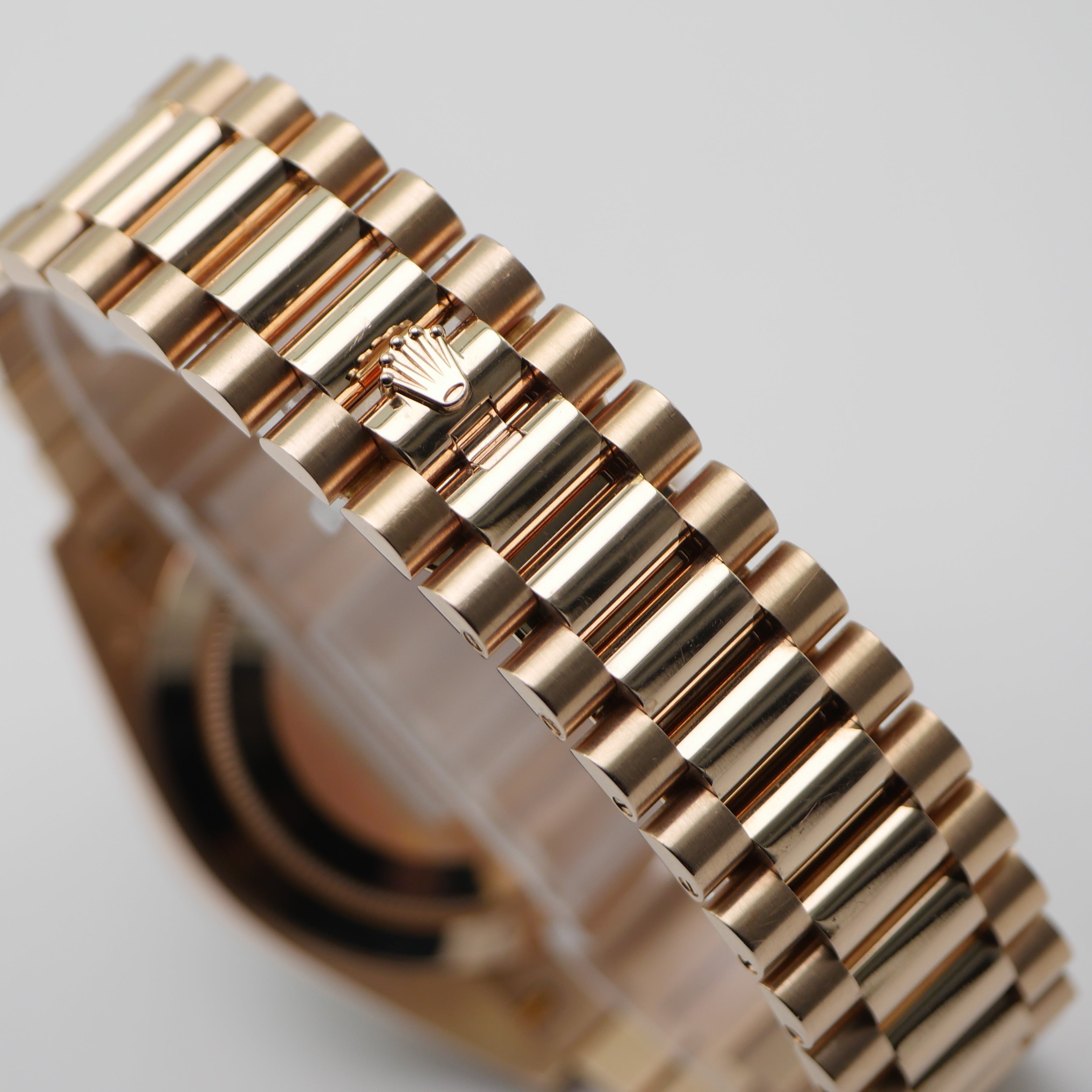 Rolex Day-Date 40 Roségold Olive Green Dial 228235 - 2026
