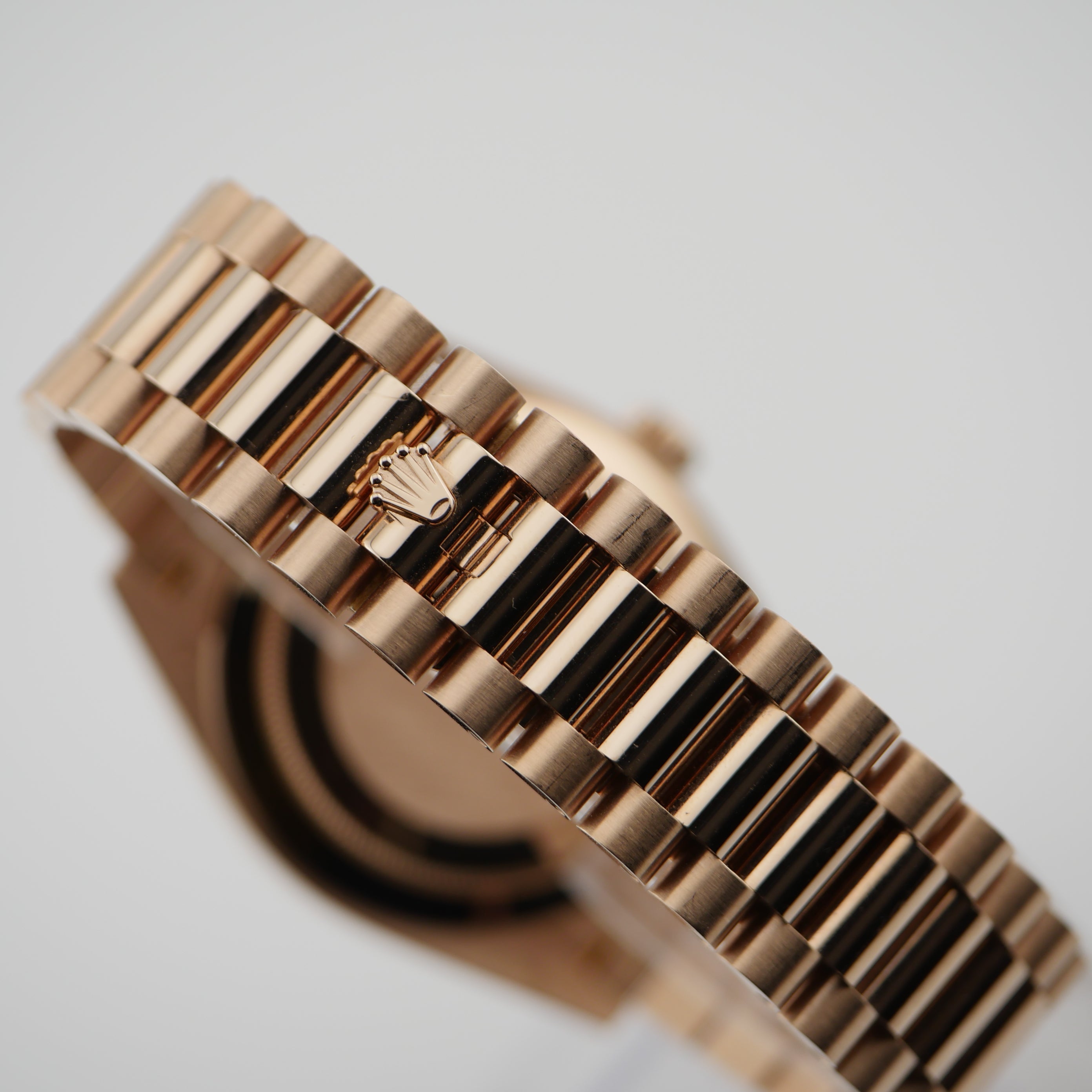 Rolex Day-Date 40 Roségold 228235 - 2022