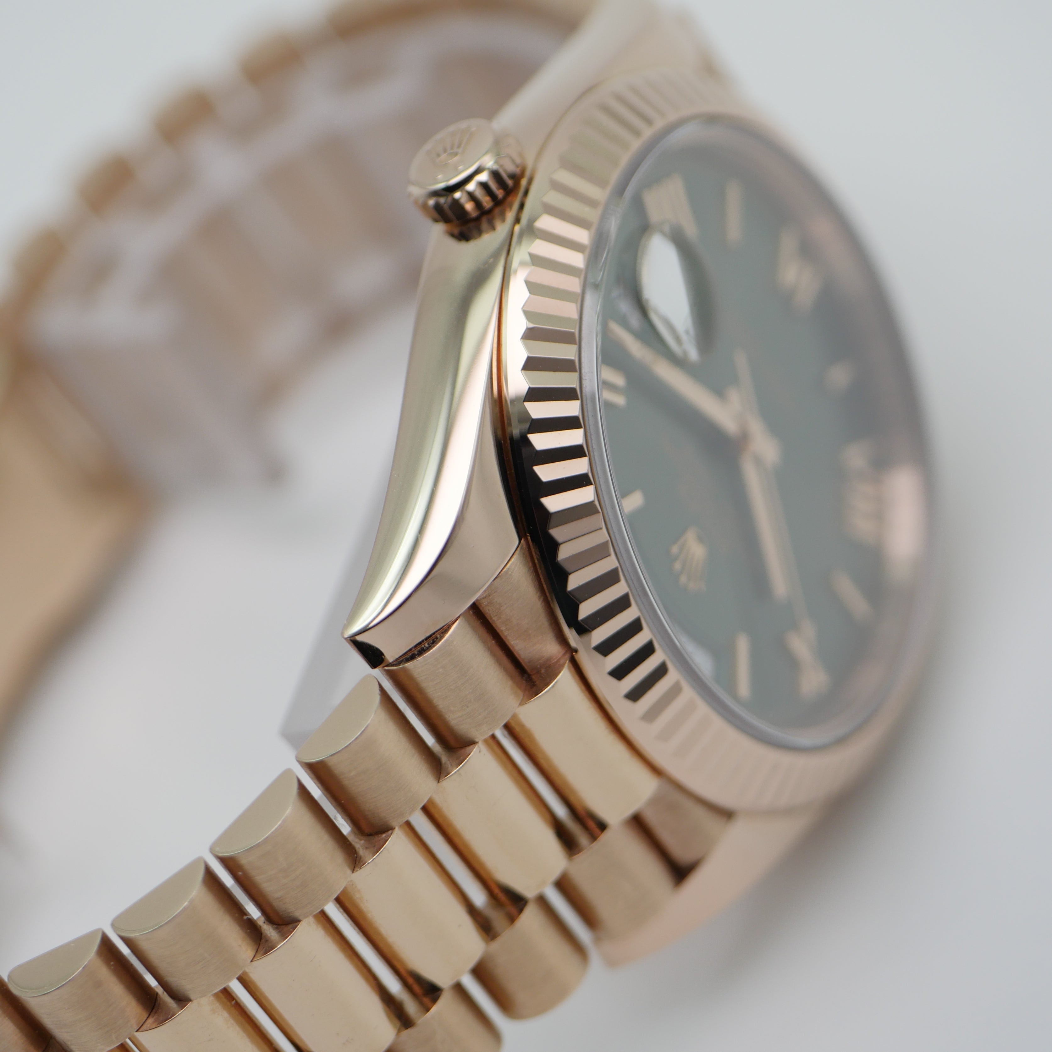 Rolex Day-Date 40 Roségold Olive Green Dial 228235 - 2026