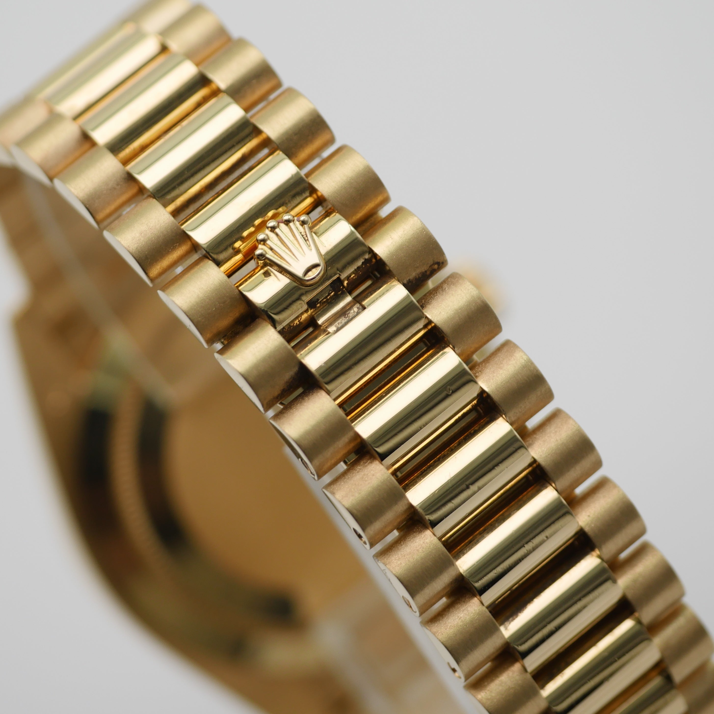 Rolex Day-Date 40 Yellow Gold 228238 - 2021