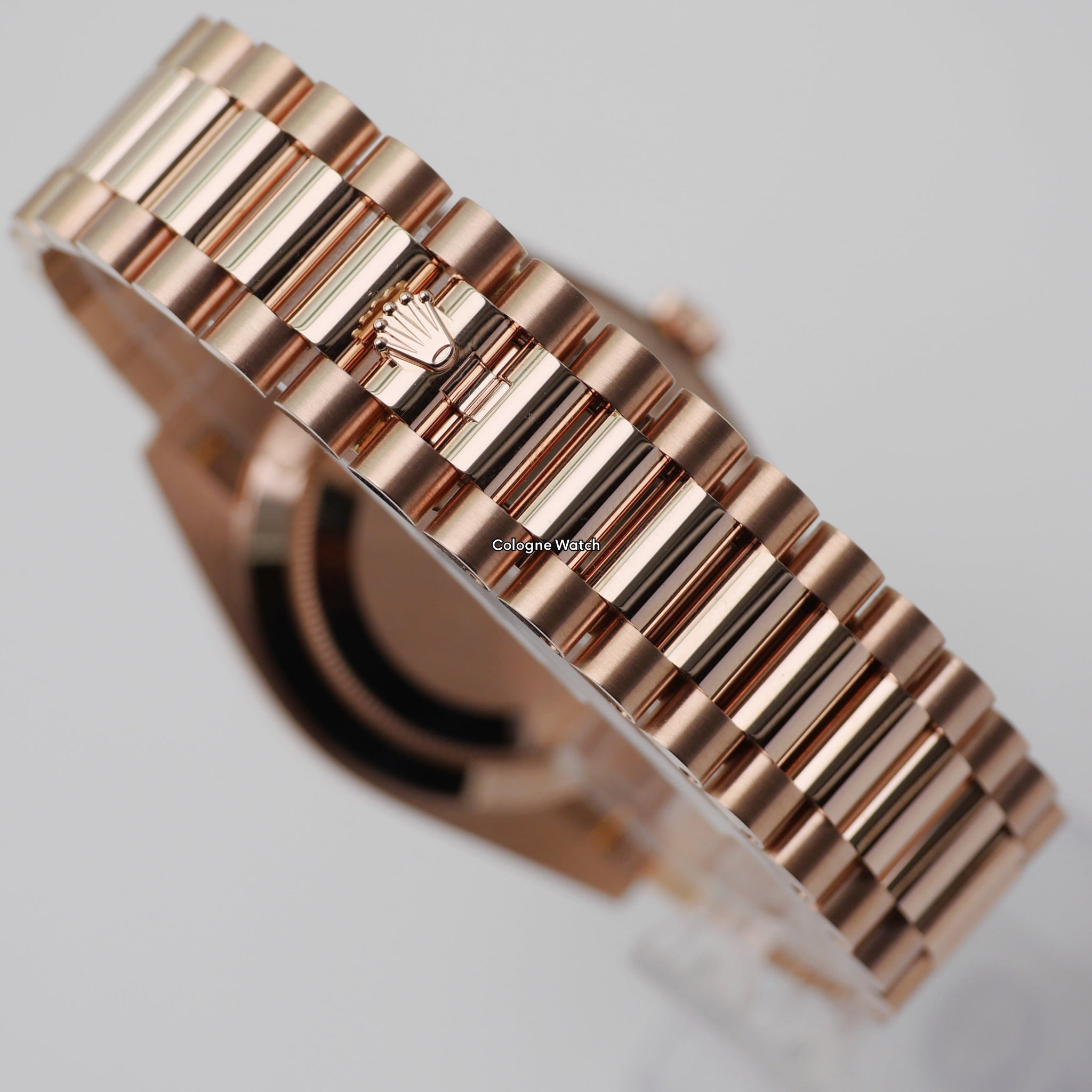 Rolex Day-Date 40 Roségold Olive Green Dial 228235 - 2022