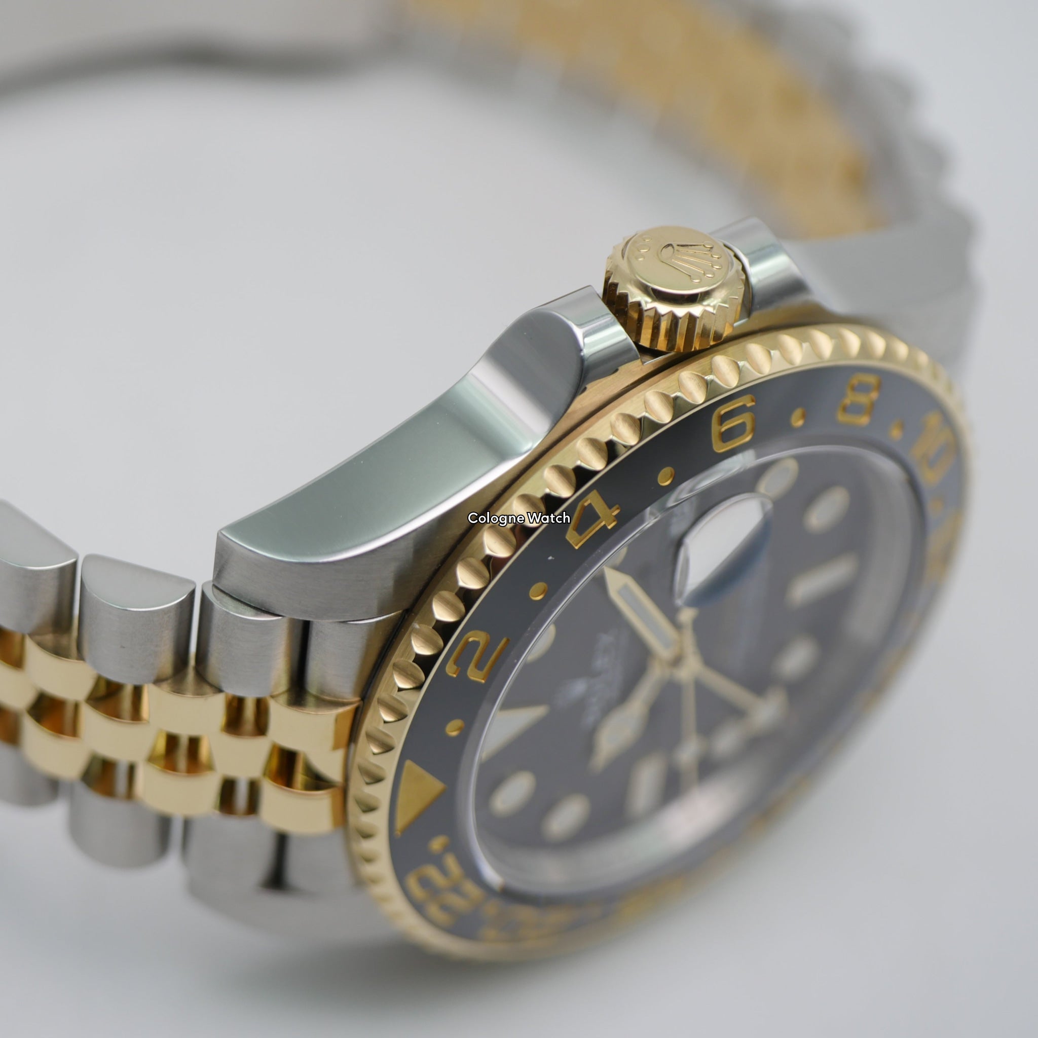 Rolex GMT-Master II Stahl / Gelbgold 126713GRNR - 2024