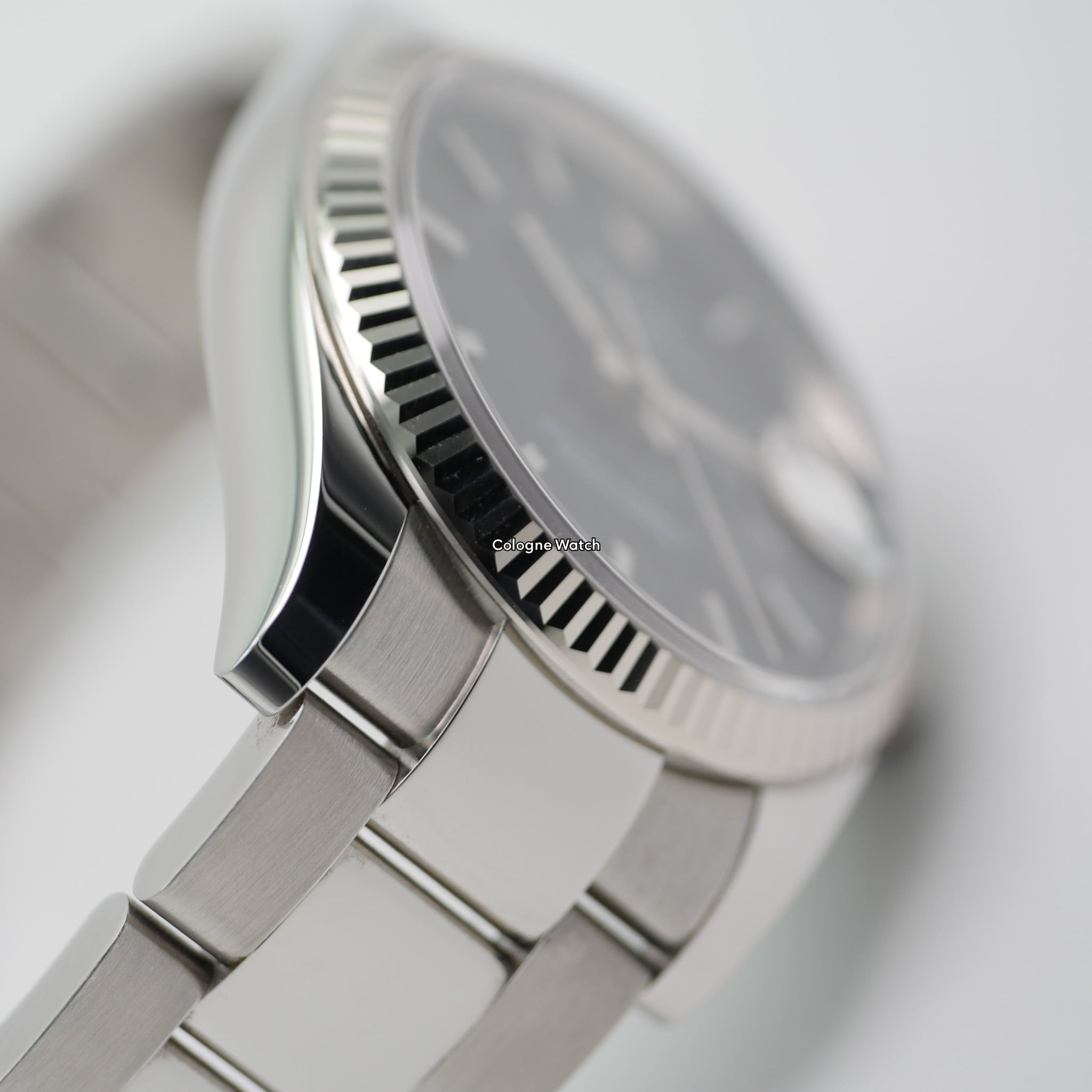 Rolex Oyster Perpetual Date 115234 - 2018