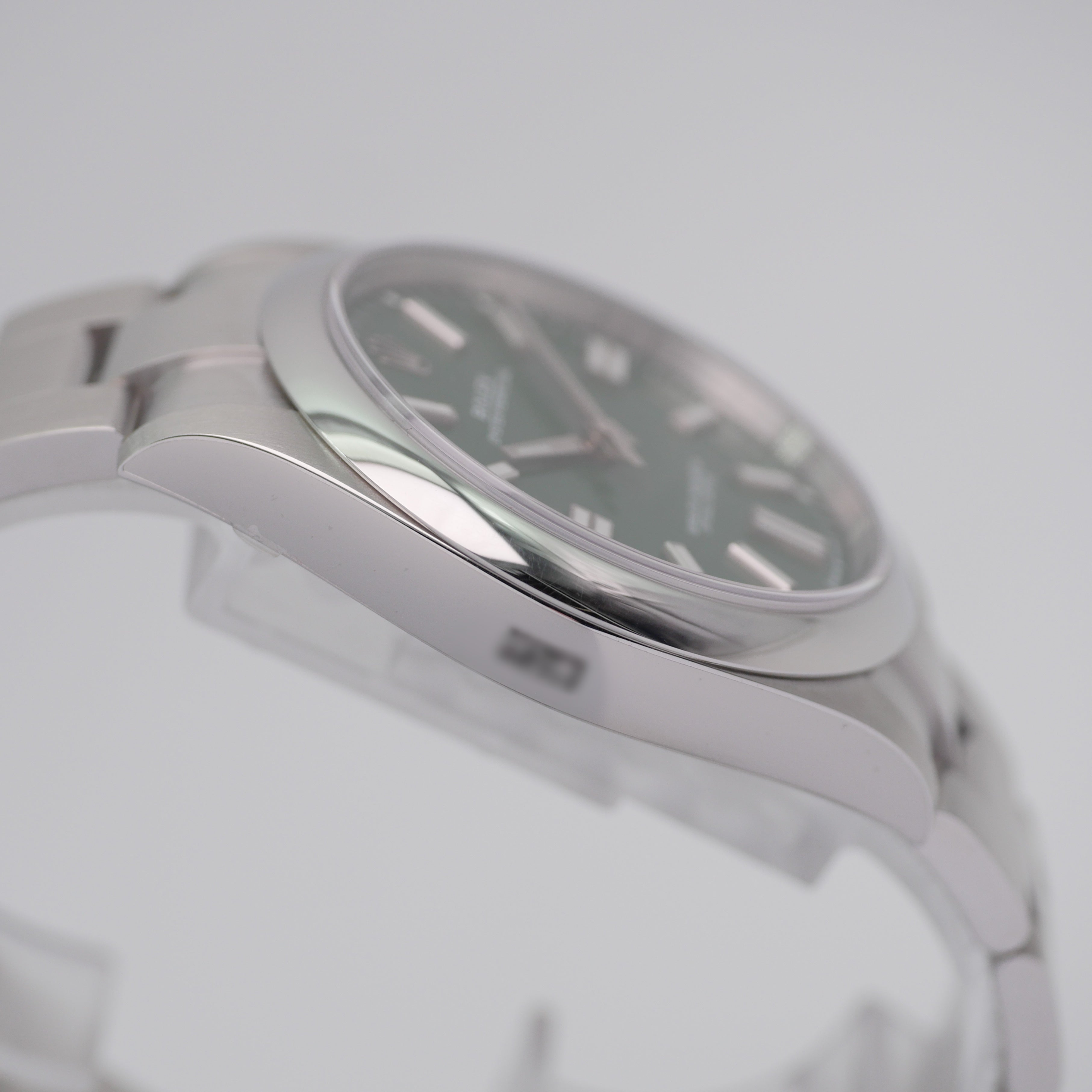 Rolex Oyster Perpetual 41 124300 - 2025 Glued 