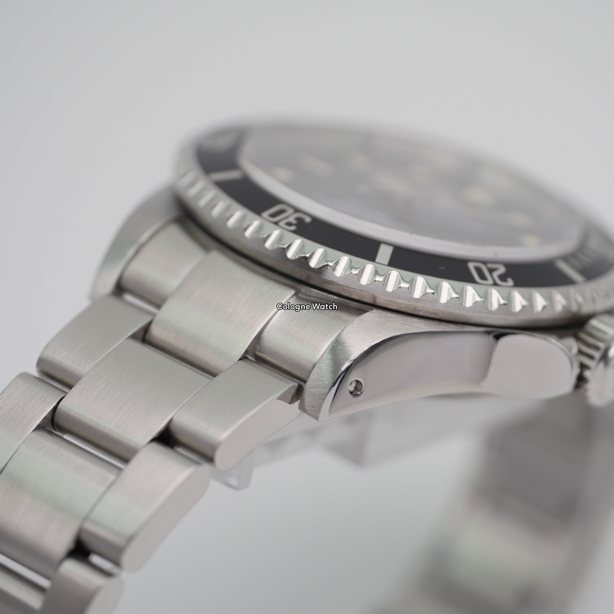 Rolex Sea-Dweller 16600 - 2004