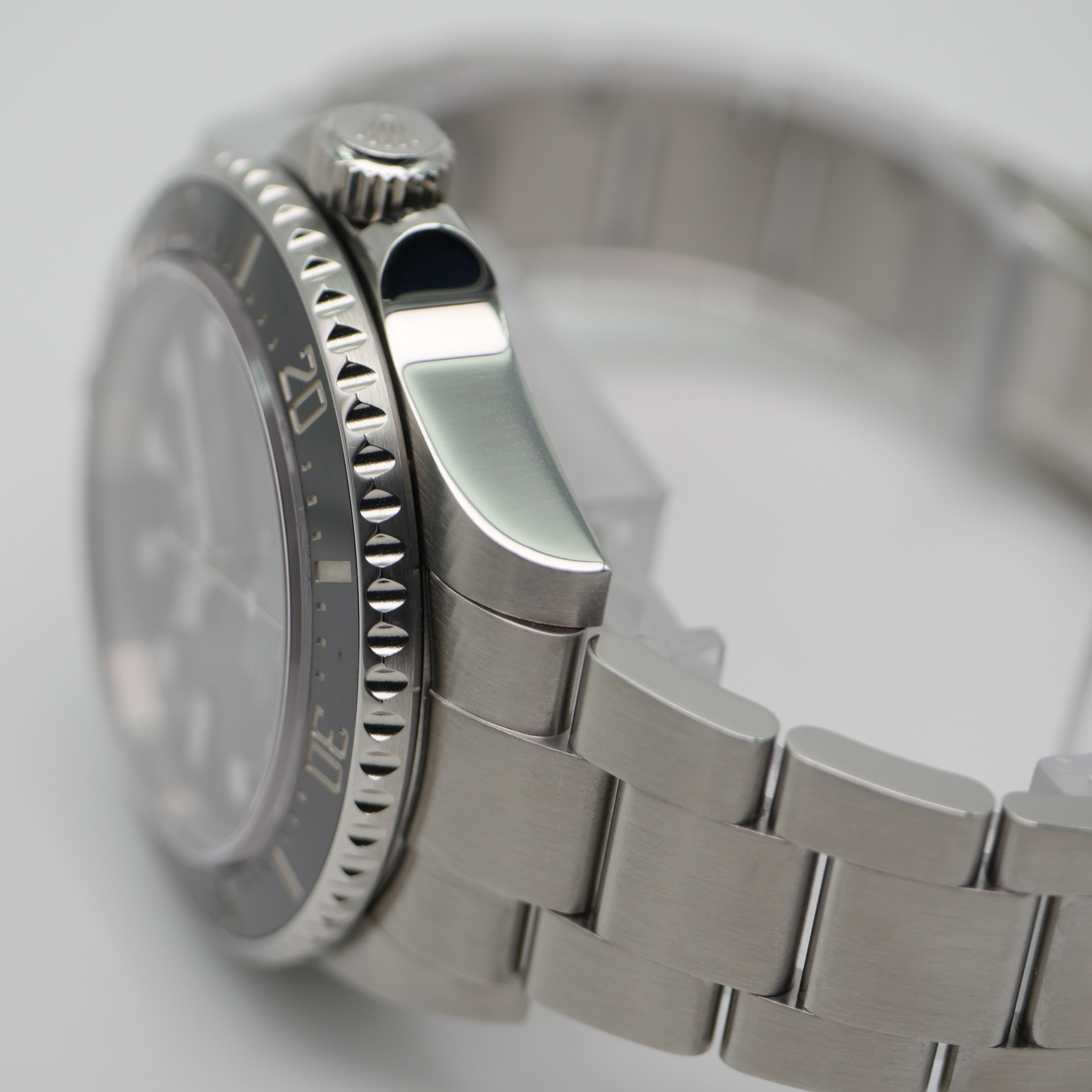 Rolex Sea-Dweller 4000 Stahl 116600 - 2015