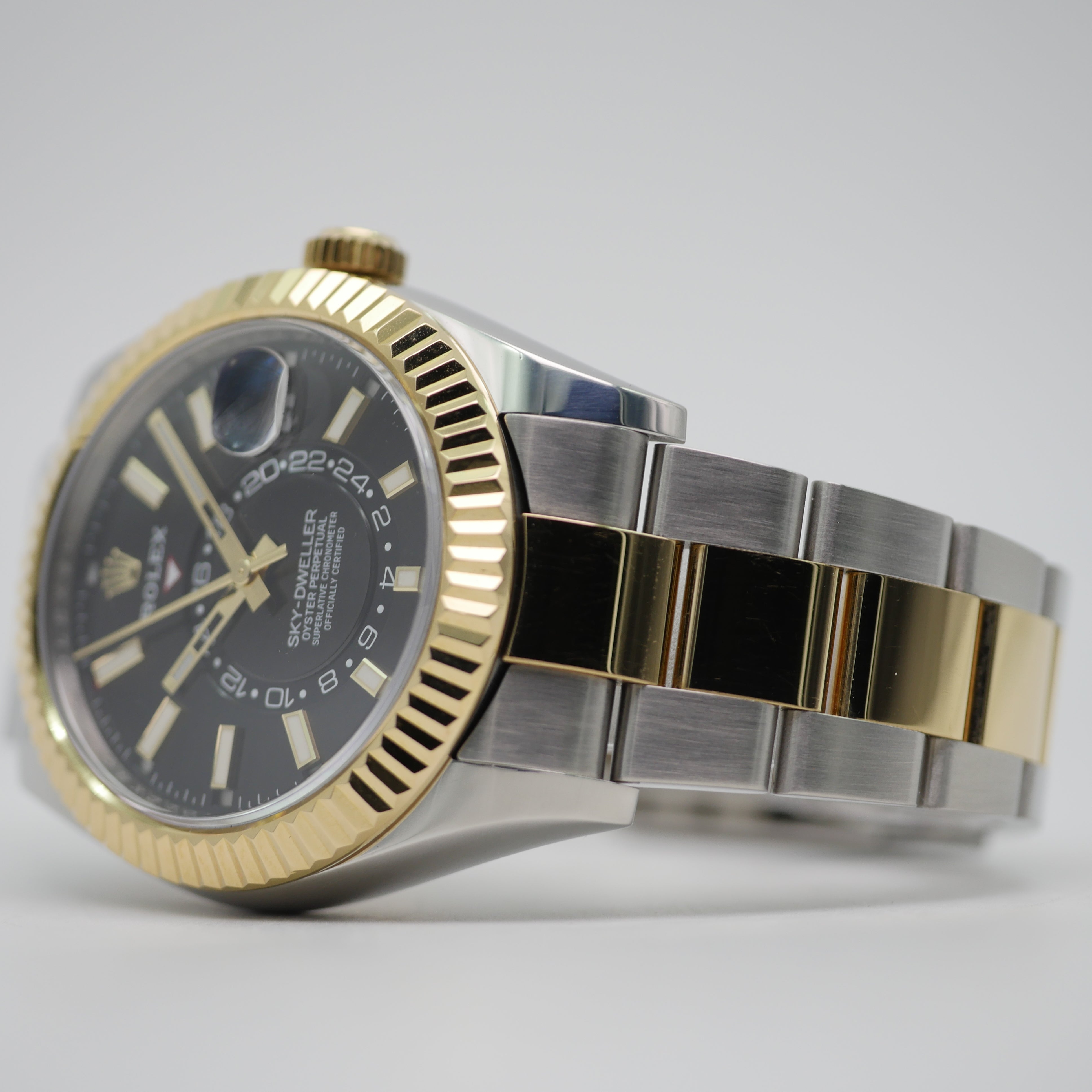 Rolex Sky-Dweller Steel / Yellow Gold 326933 - 2021 
