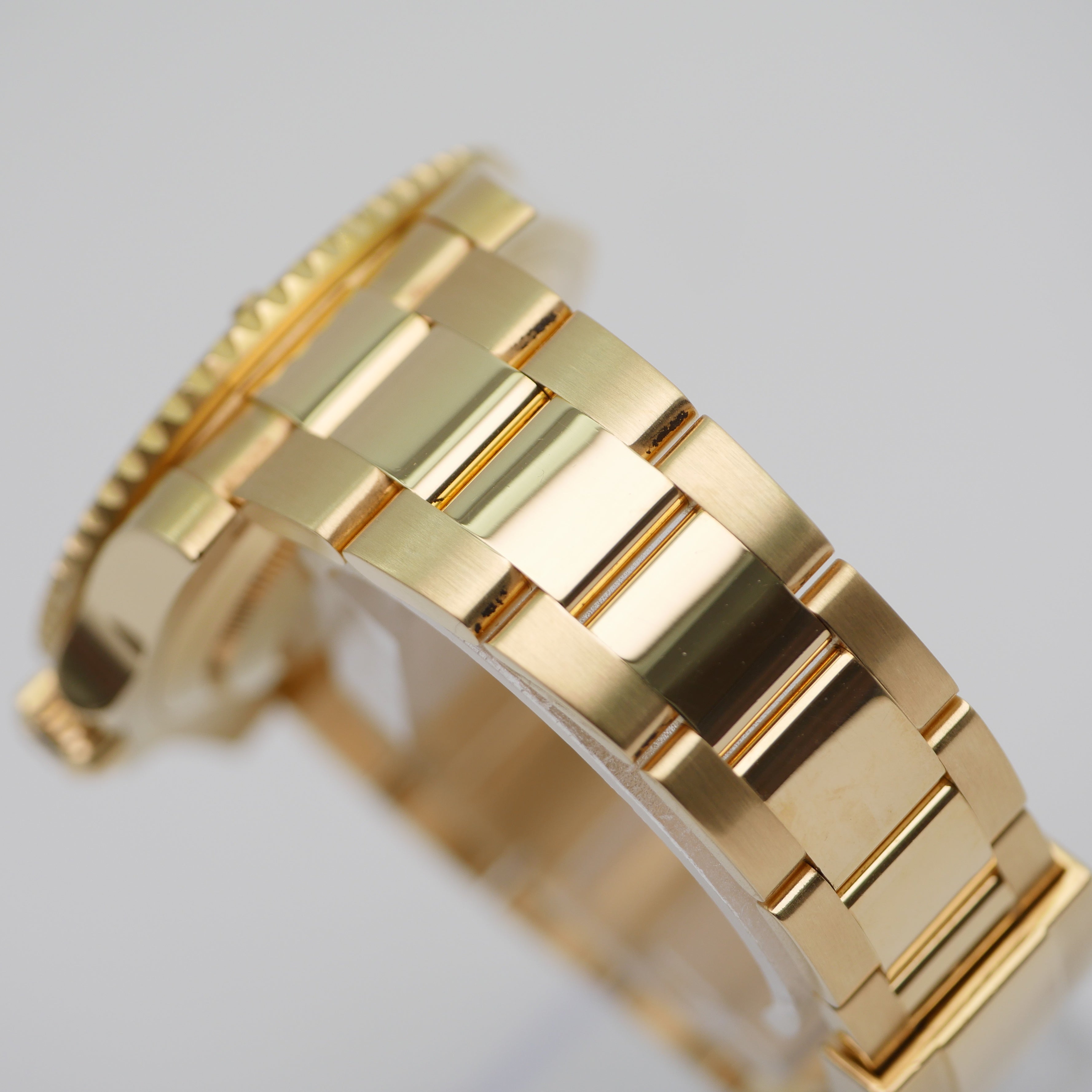 Rolex Submariner 40 Yellow Gold 116618LB - 2012 